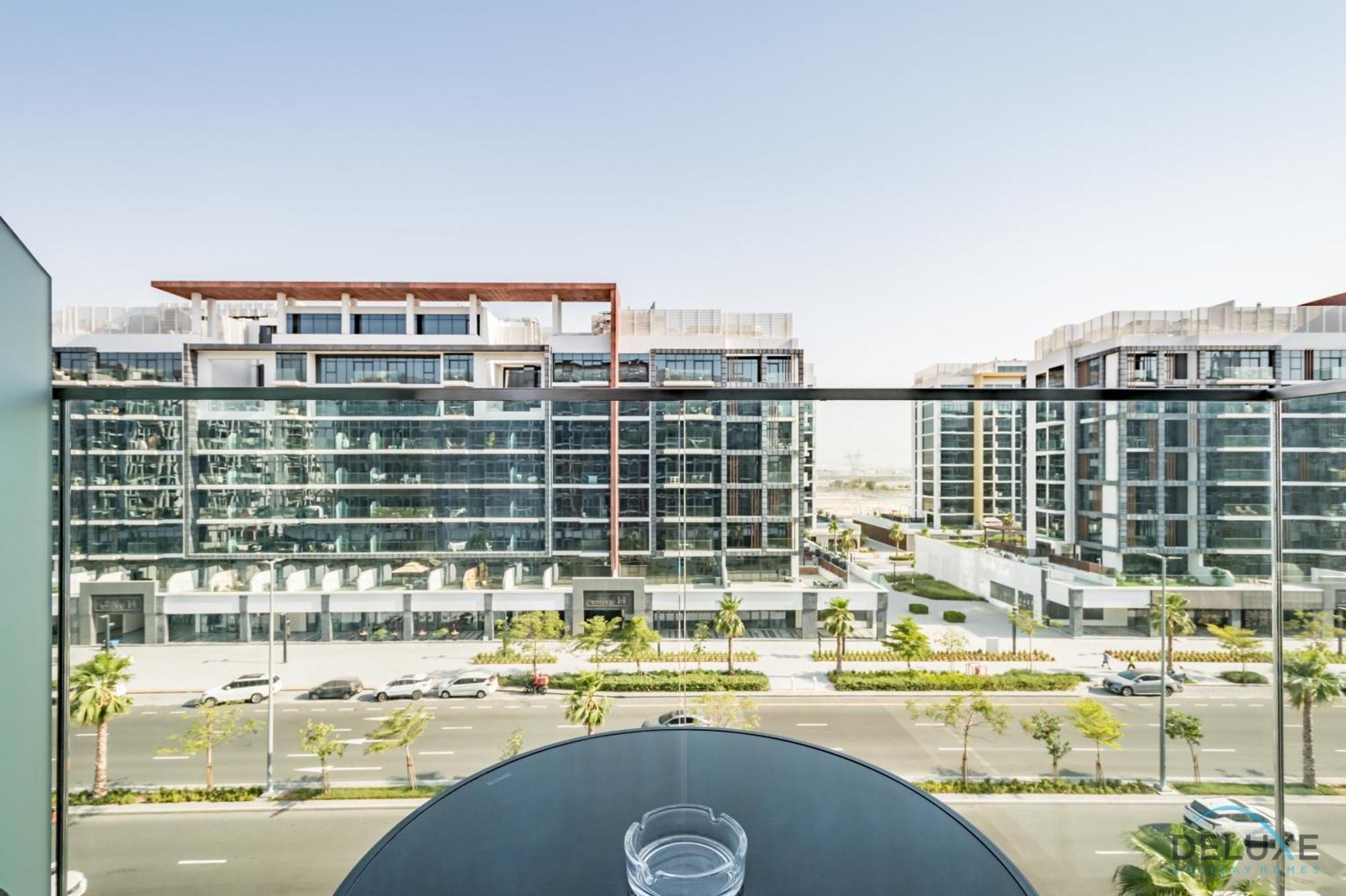 Apartment Alluring At Azizi Riviera 16, Al Merkadh By Deluxe Homes