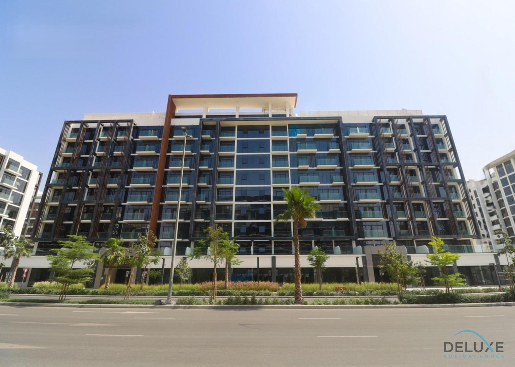Apartment Alluring At Azizi Riviera 16, Al Merkadh By Deluxe Homes