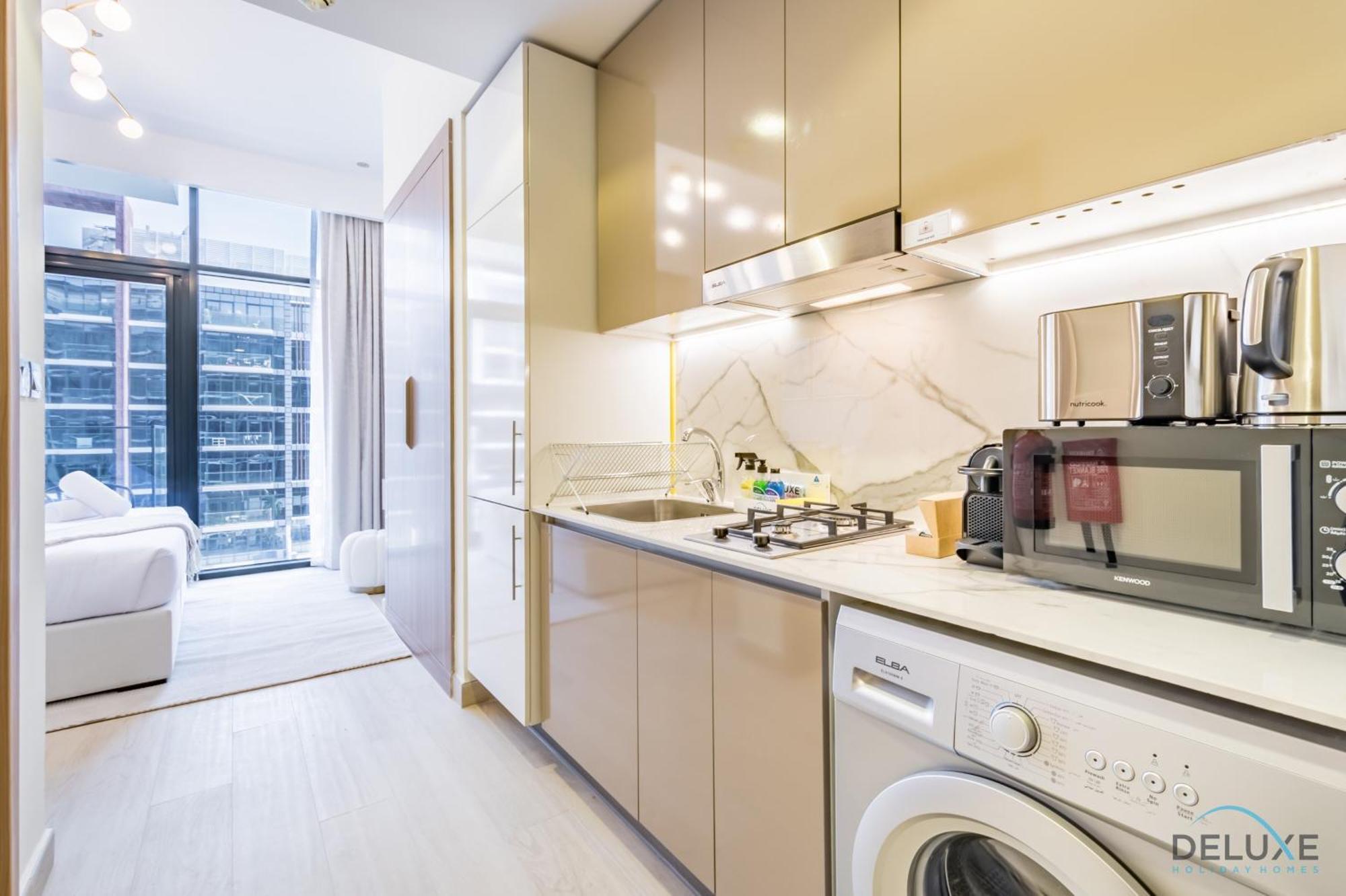 Alluring At Azizi Riviera 16, Al Merkadh By Deluxe Homes Apartment Dubai