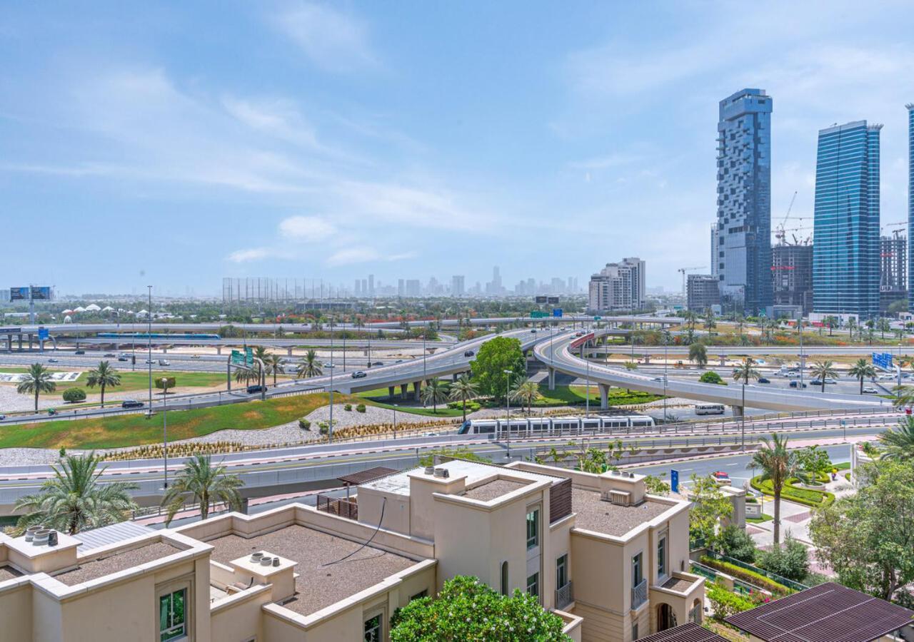 Savis Home- Stunning & Vibrant Marina Apartment Dubai