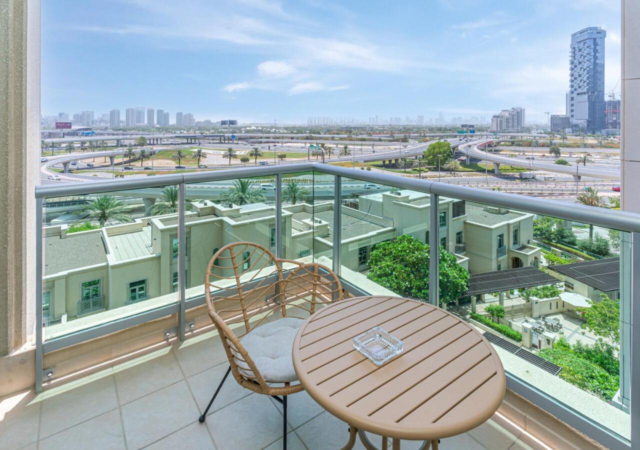 Savis Home- Stunning & Vibrant Marina Apartment