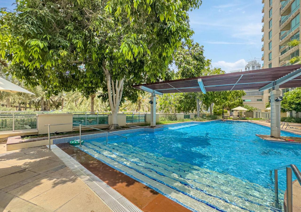 Savis Home- Stunning & Vibrant Marina Apartment *