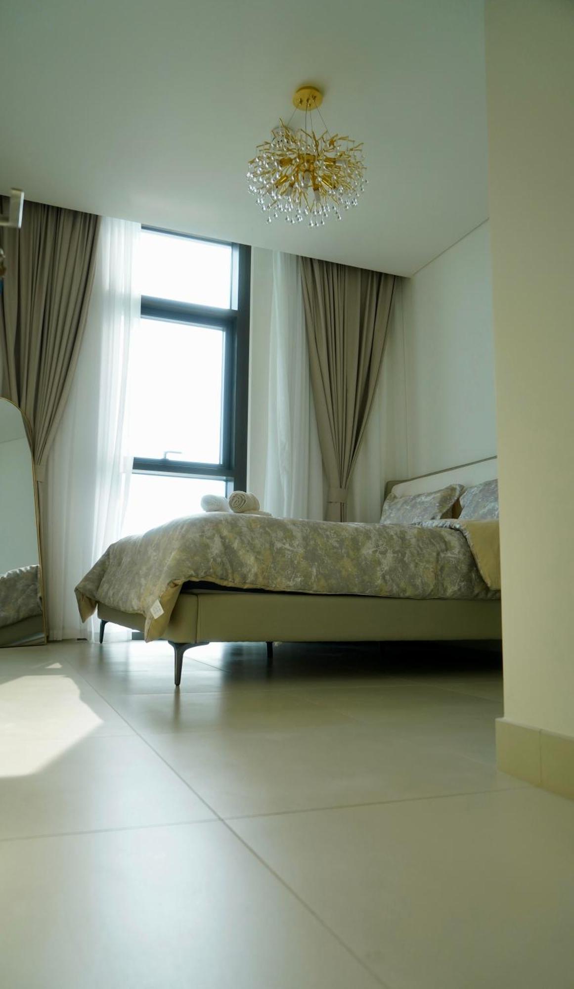 Apartment Downtown Luxury By Mall & Burj Khalifa Dubai