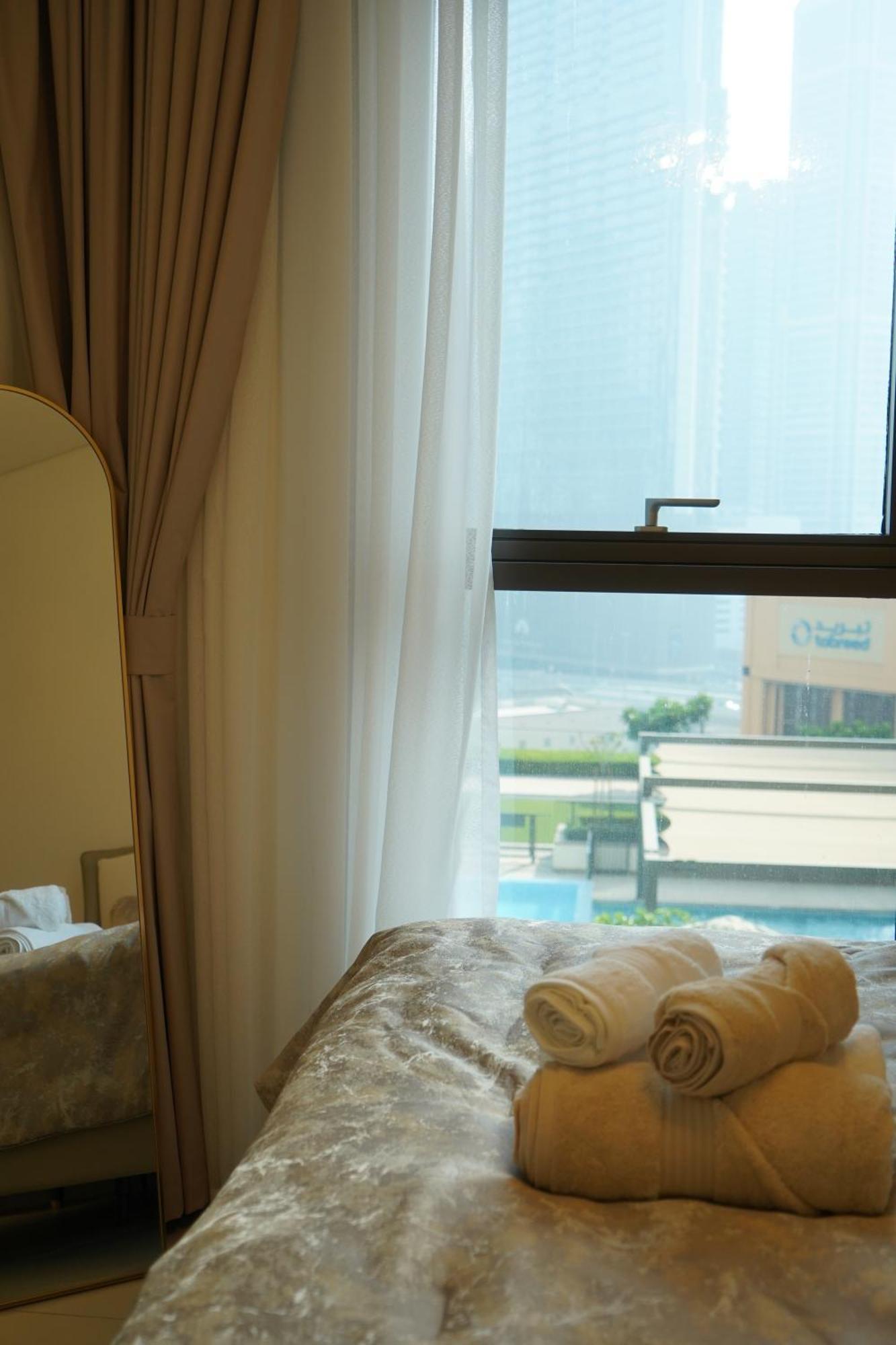 Downtown Luxury By Mall & Burj Khalifa Apartment *