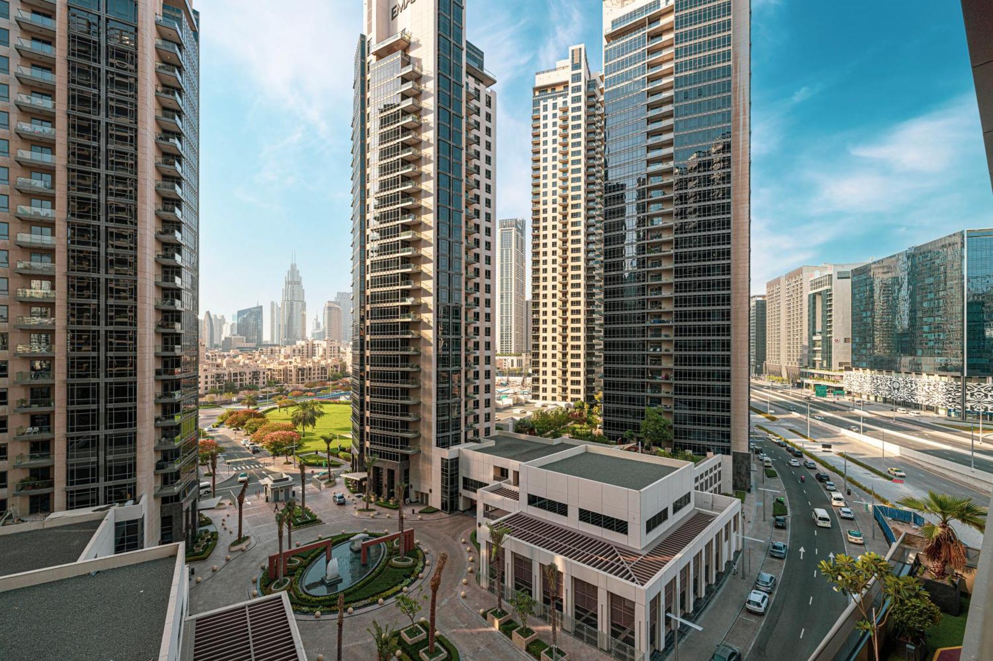 Luxurious Downtown Oasis By Burj Khalifa And Mall Apartment *