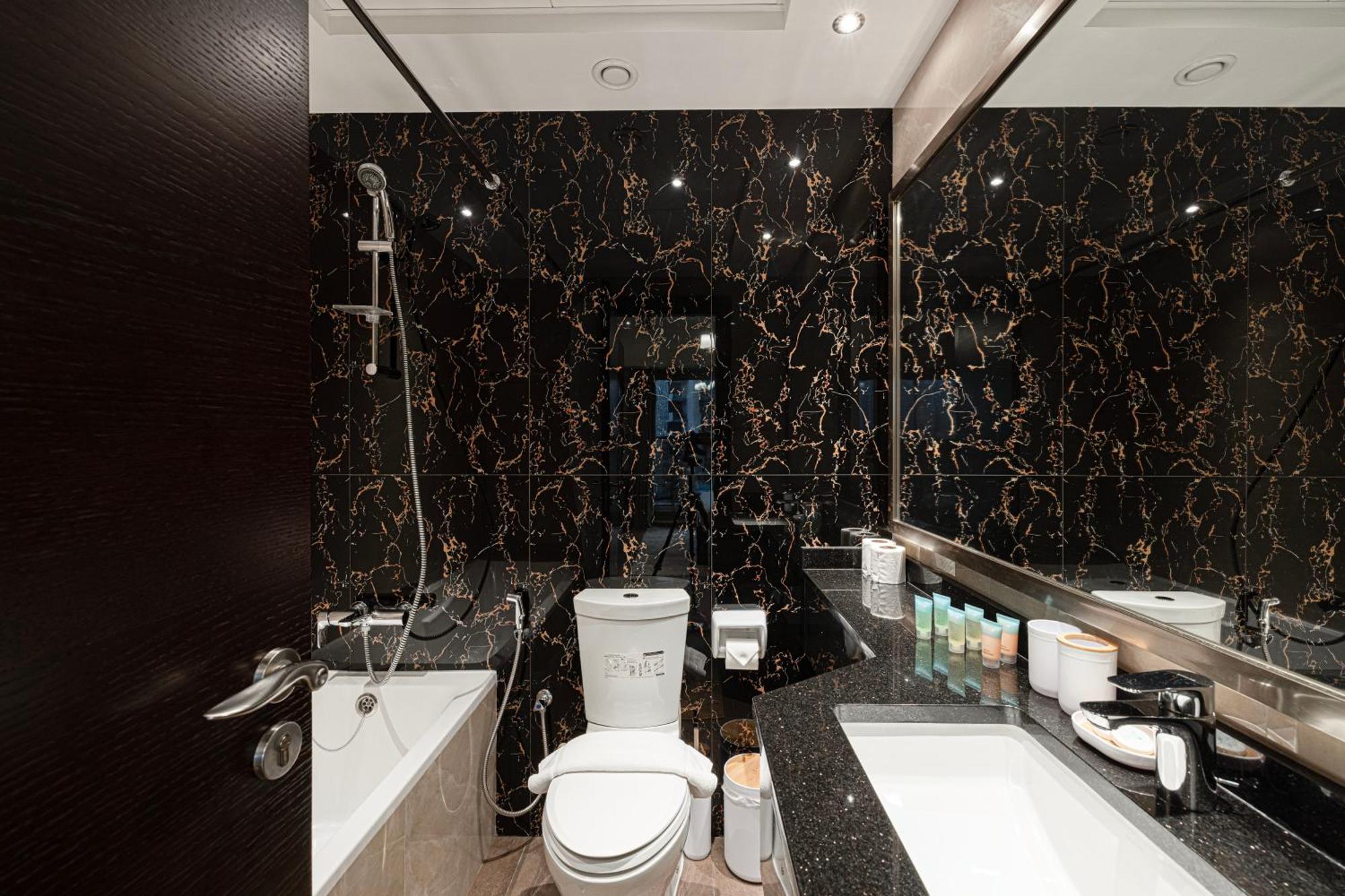 Apartment Luxurious Downtown Oasis By Burj Khalifa And Mall Dubai