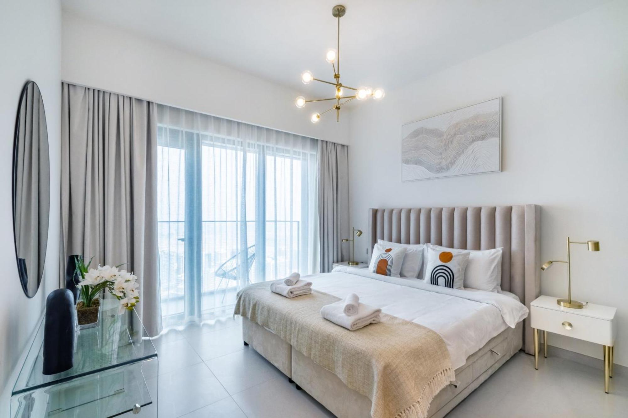 Apartment Exclusive 2 & 4 Bedroom Apt With Burj Khalifa - Fountain And City Views By Meerak *