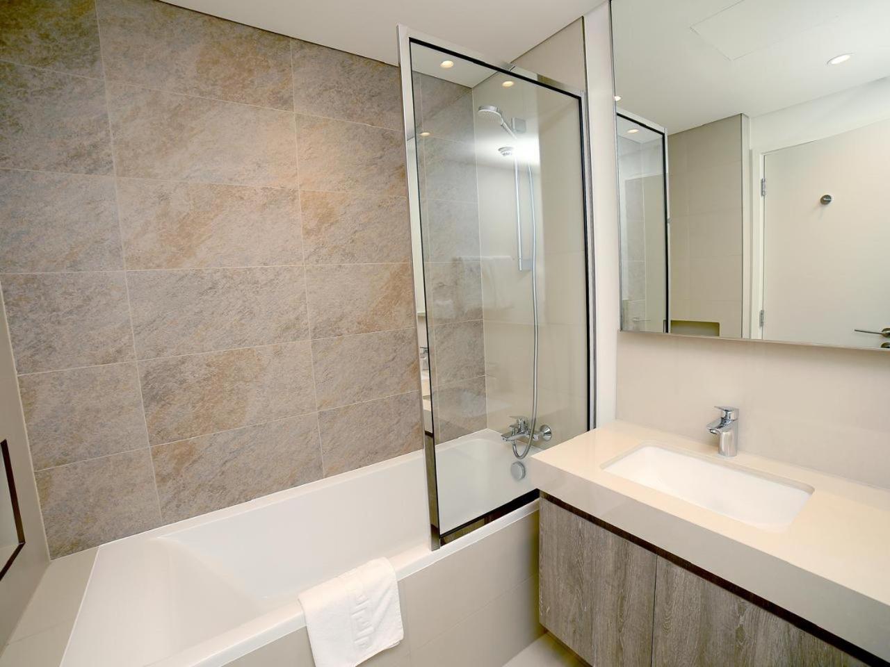 Downtown Views Mall 2-bedroom Haven Apartment *