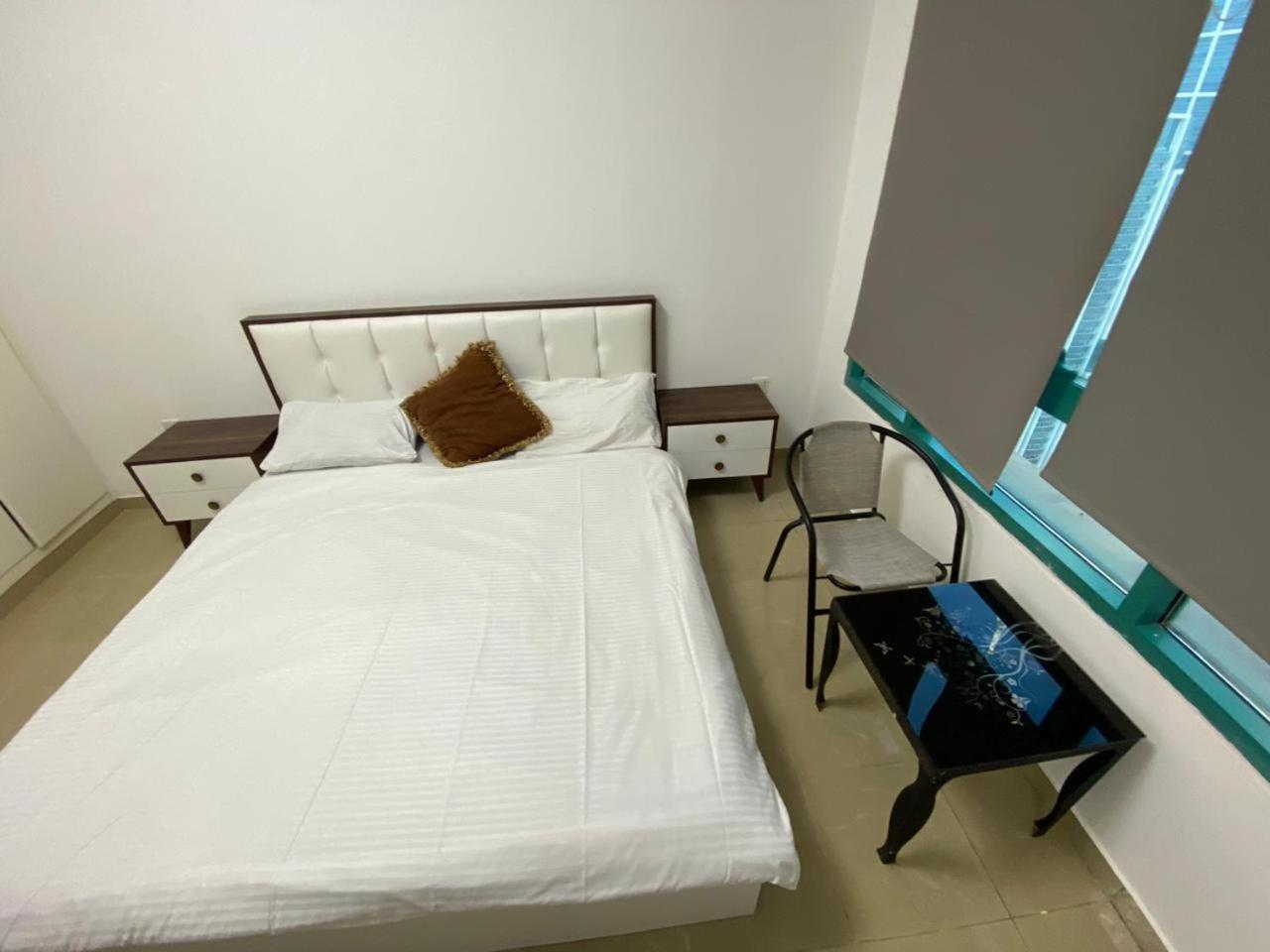 Spacious For Girls In Marina فتيات فقط Apartment *