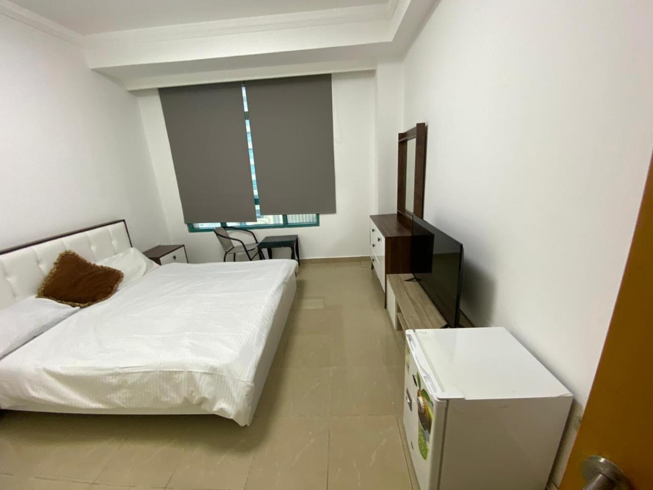 Apartment Spacious For Girls In Marina فتيات فقط *