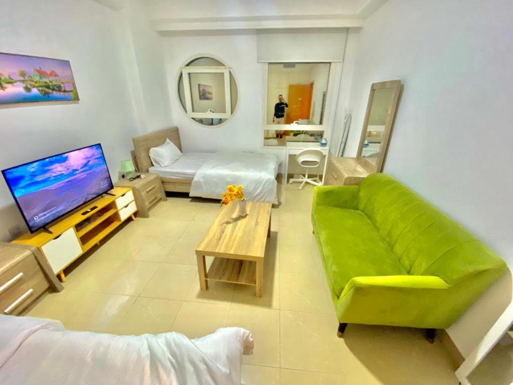 Spacious For Girls In Marina فتيات فقط Apartment Dubai