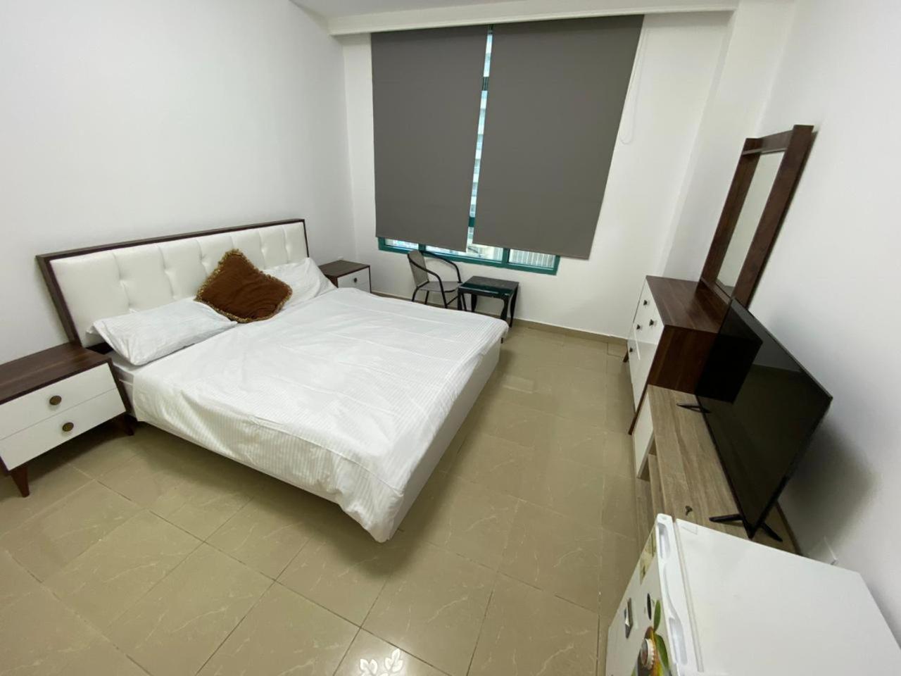 Spacious For Girls In Marina فتيات فقط Dubai