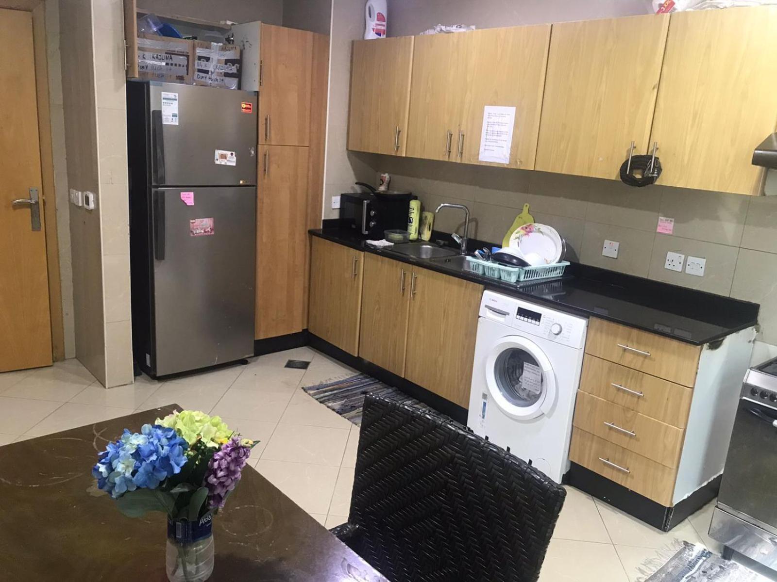 Apartment Spacious For Girls In Marina فتيات فقط Dubai