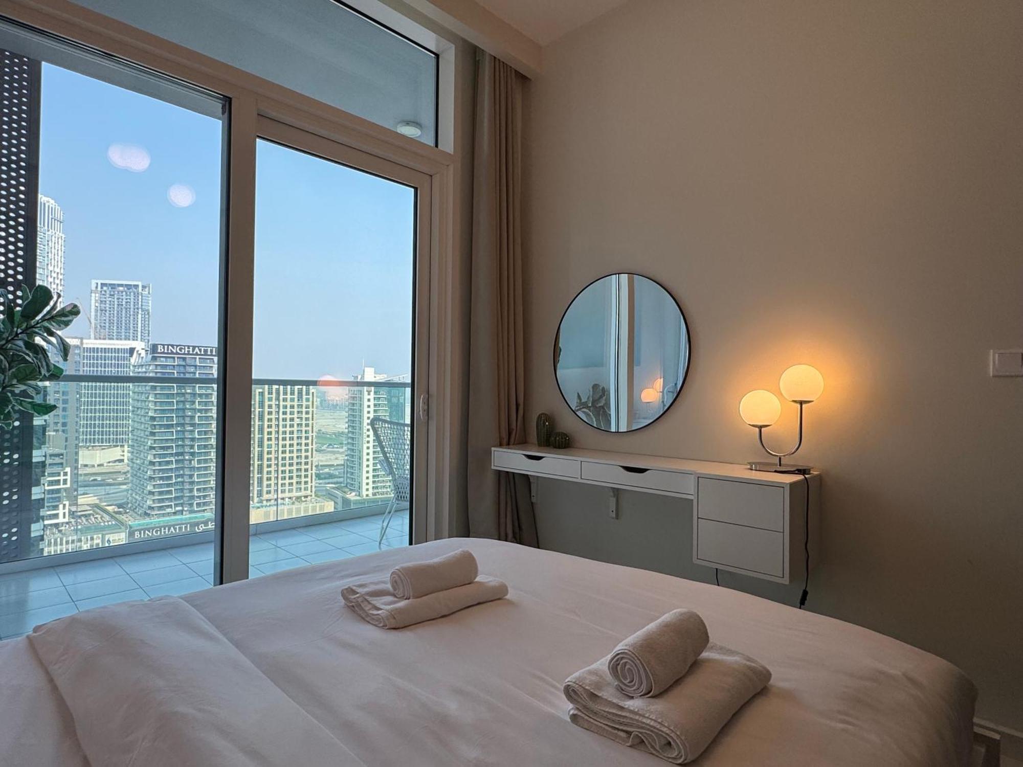 Apartment Luxe | 1br | Close To Burj Khalifa & Mall Dubai