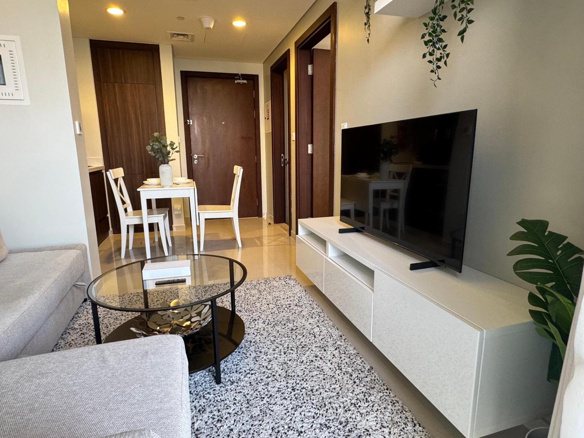 Apartment Luxe | 1br | Close To Burj Khalifa & Mall Dubai