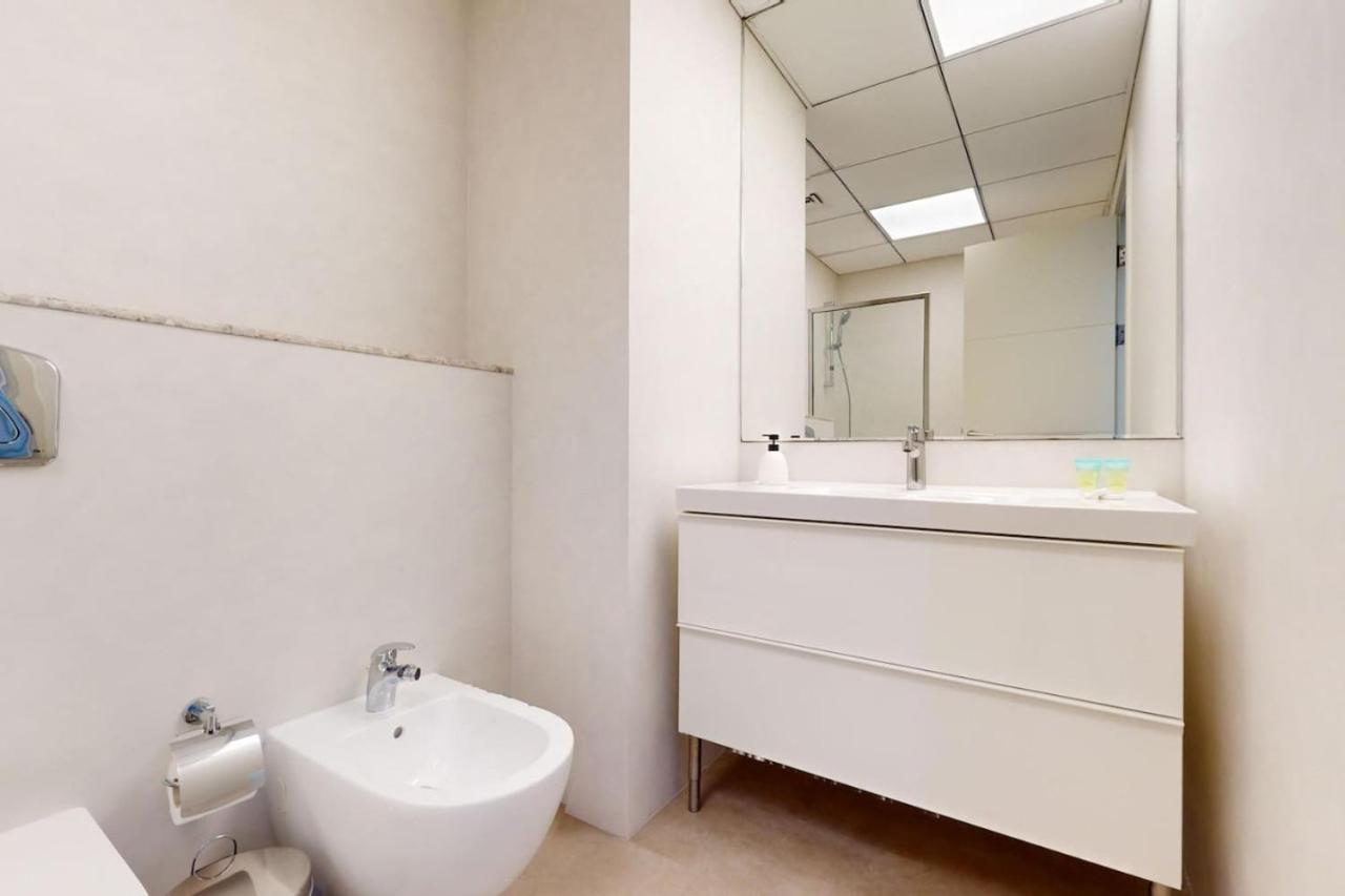 Bay - Enticing Two Bedroom Apartment Dubai