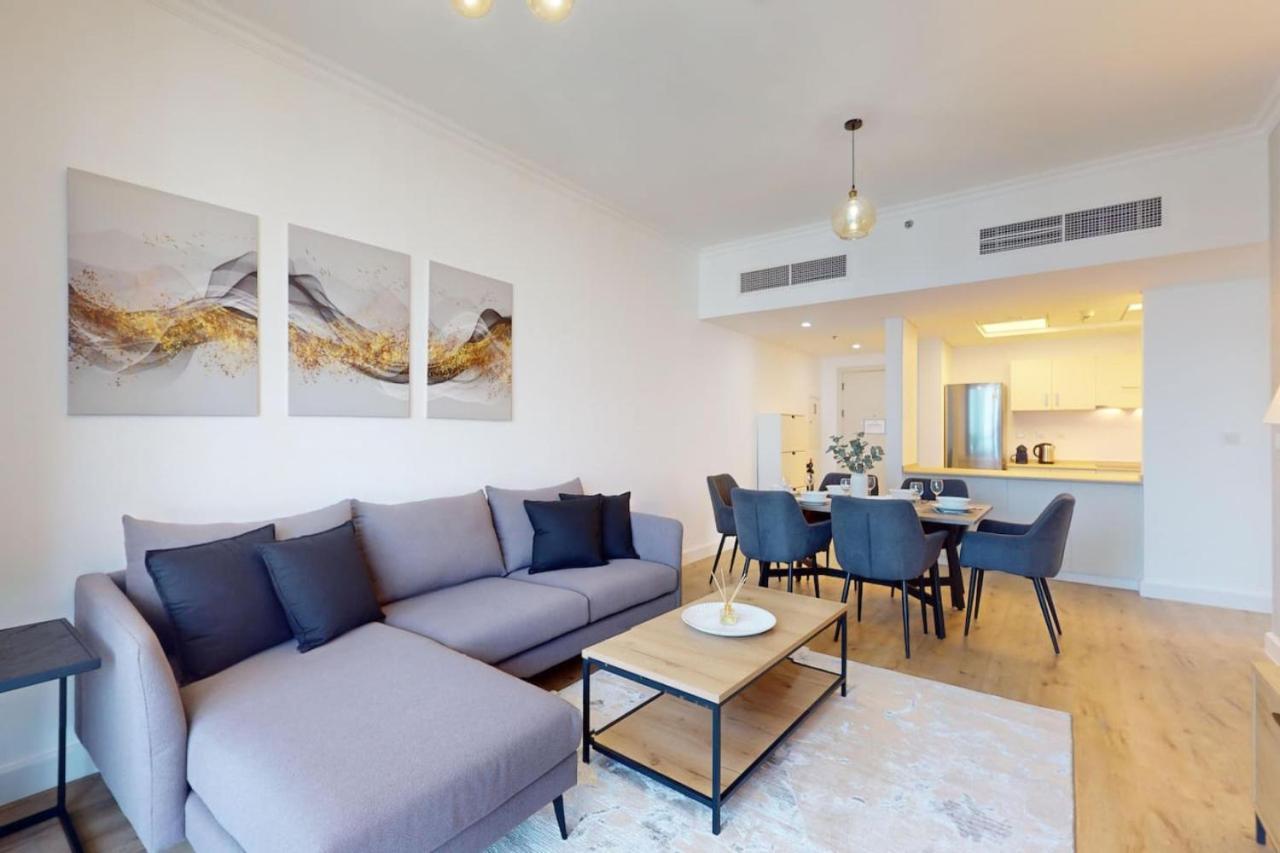 Apartment Bay - Enticing Two Bedroom *