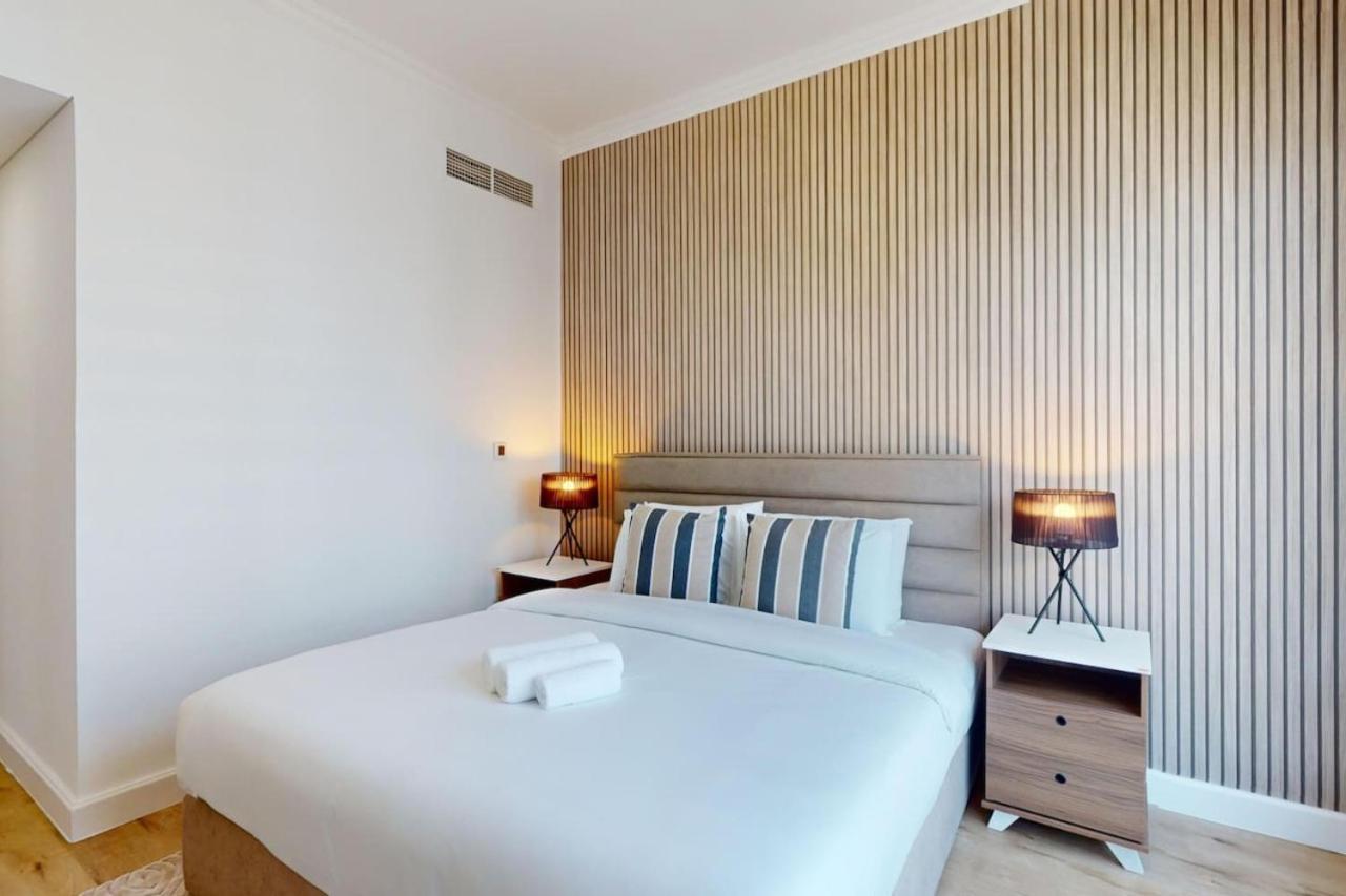 Apartment Bay - Enticing Two Bedroom Dubai
