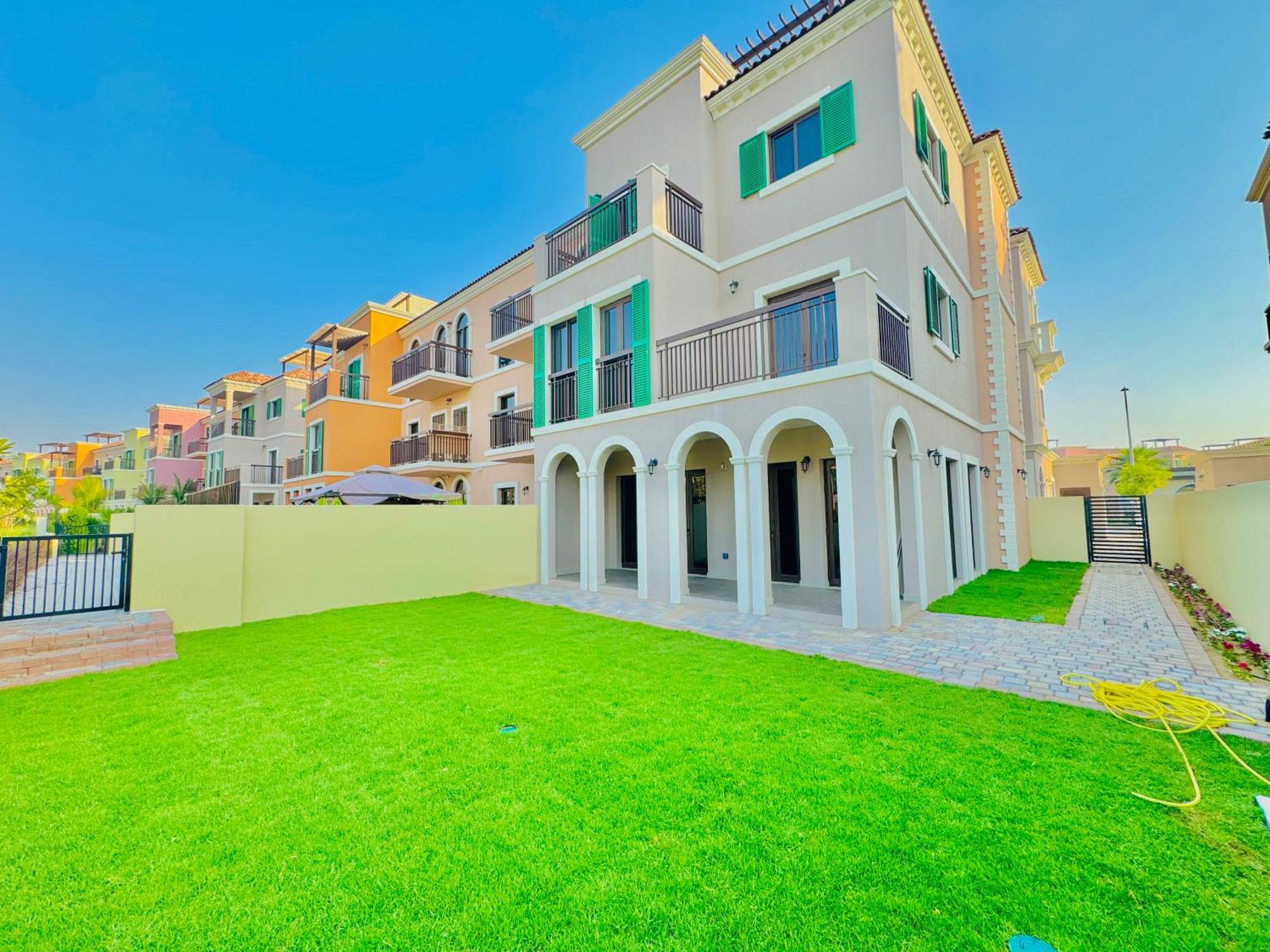 Villa Venduras - Spacious 4-bedroom Luxury In La Mer,