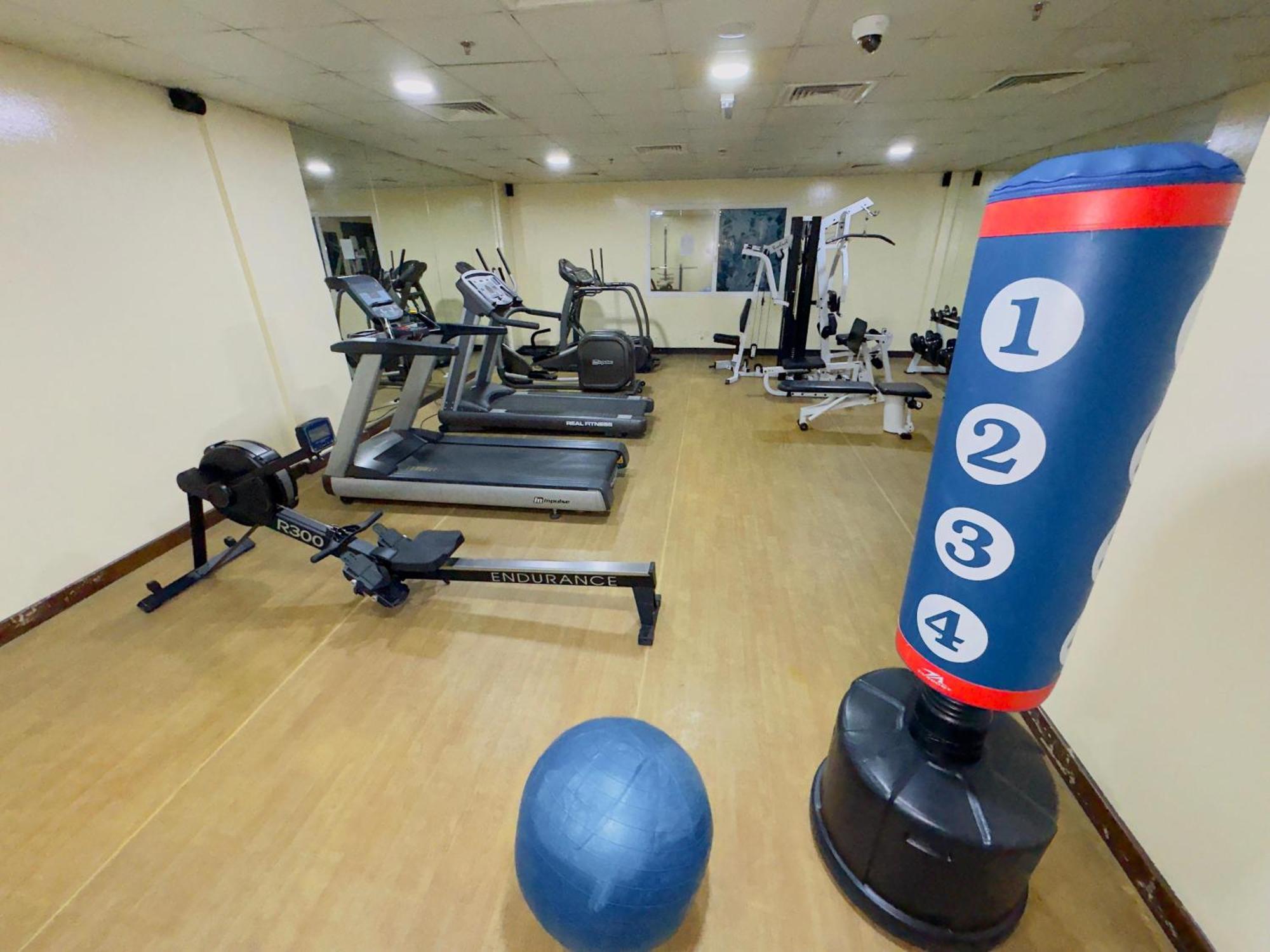 Super Deluxe 1 Bhk 2 Bath In With Pool & Gym Apartment *