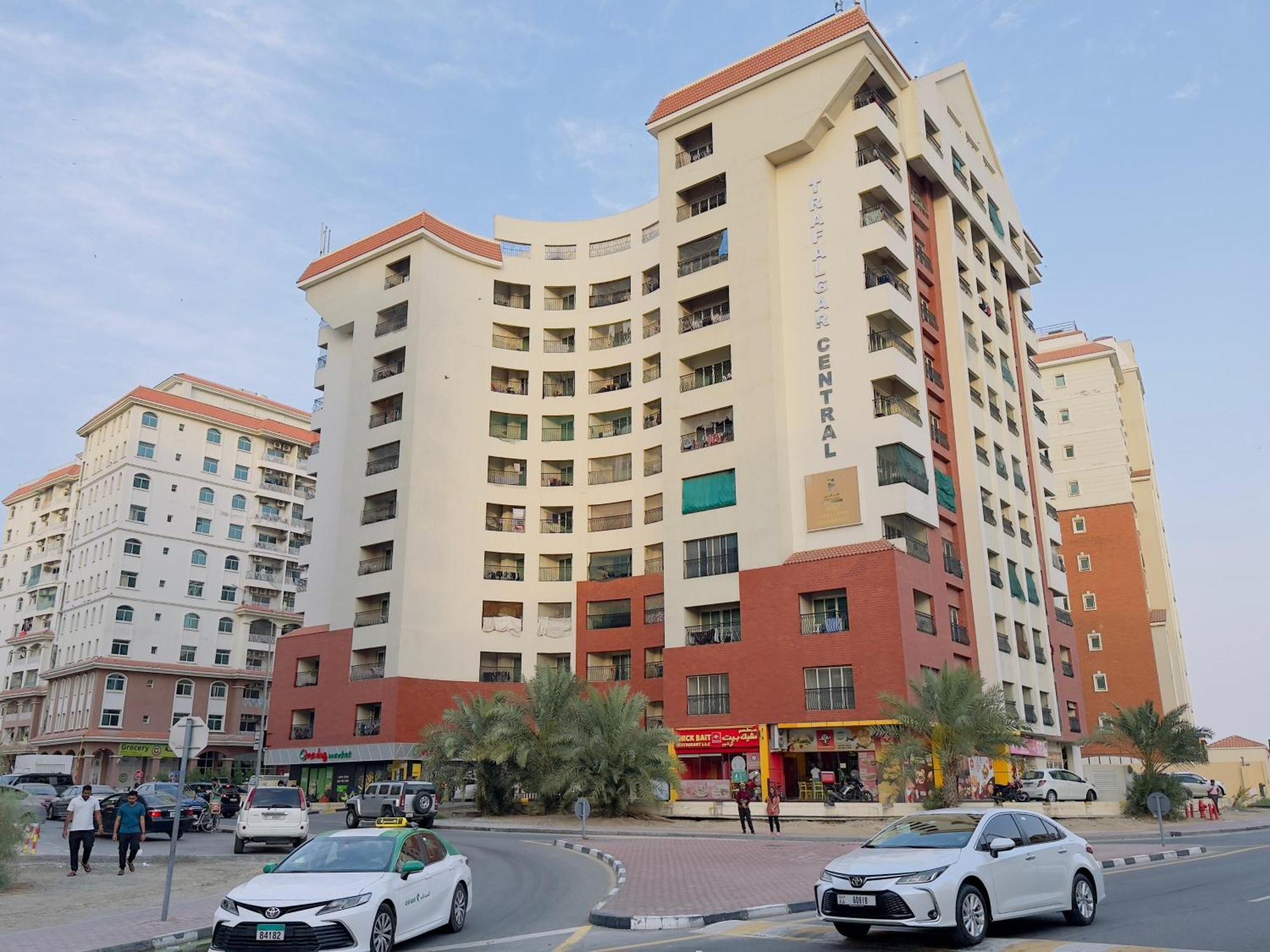 Apartment Super Deluxe 1 Bhk 2 Bath In With Pool & Gym