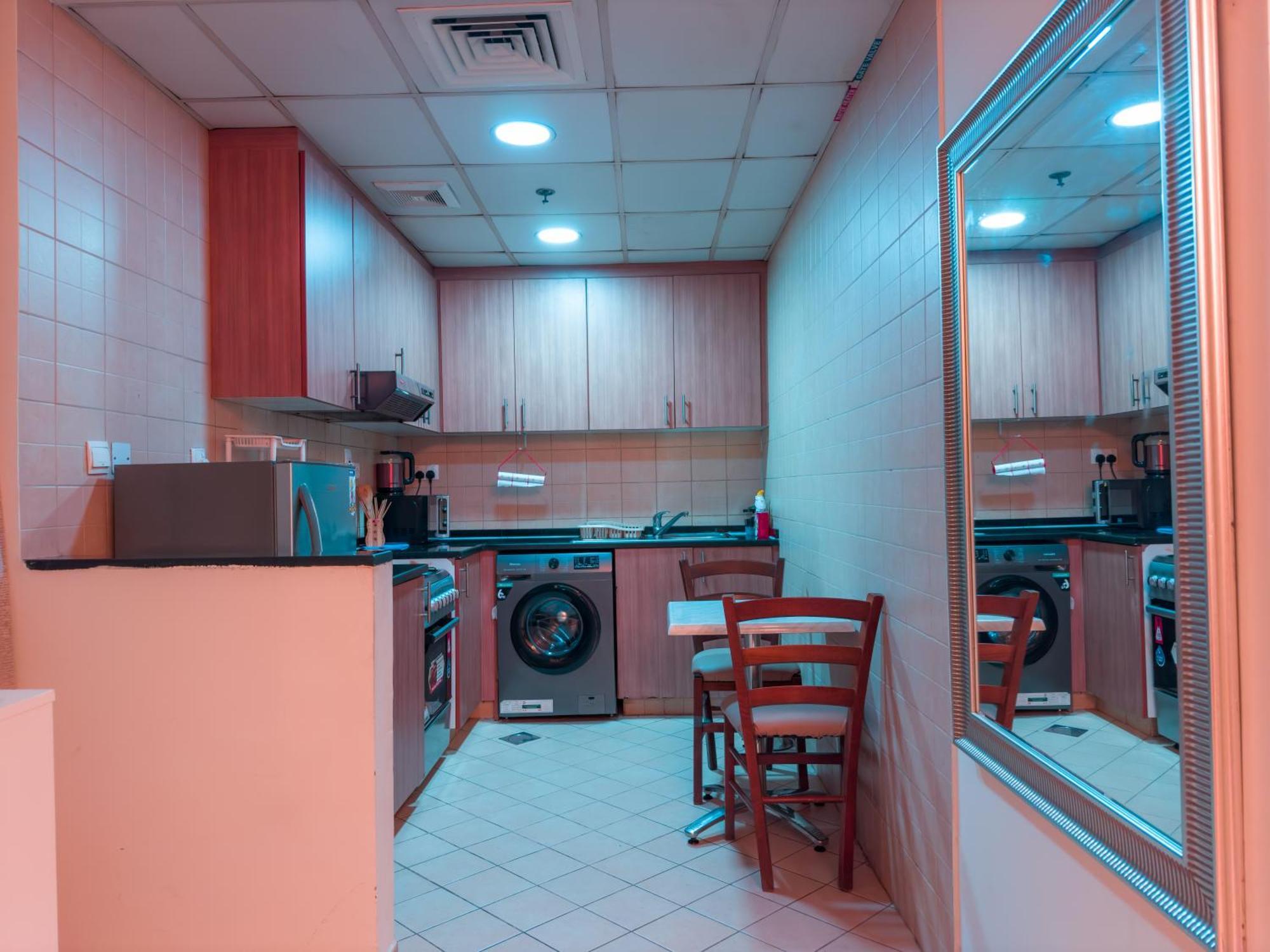 Super Deluxe 1 Bhk 2 Bath In With Pool & Gym Dubai