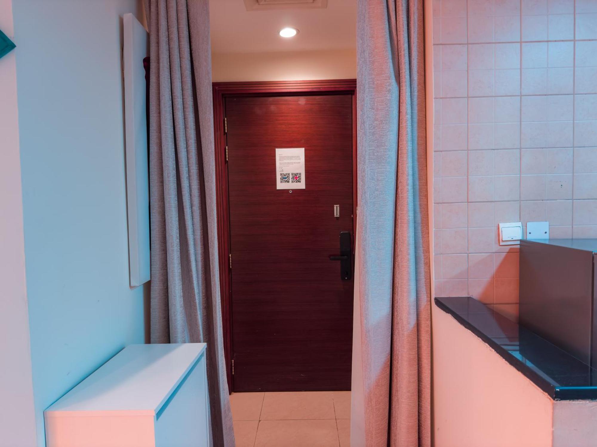 Apartment Super Deluxe 1 Bhk 2 Bath In With Pool & Gym *