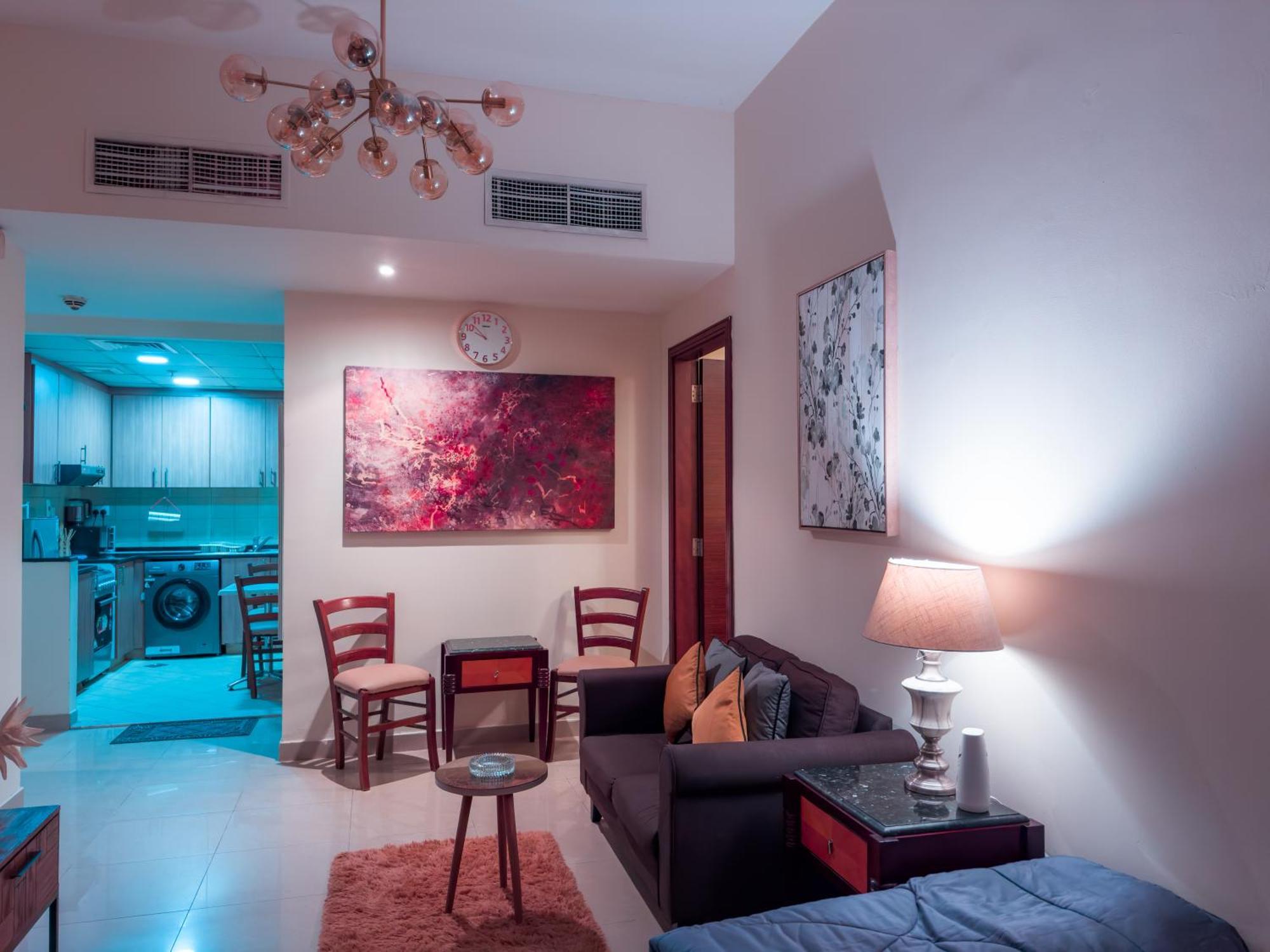 Super Deluxe 1 Bhk 2 Bath In With Pool & Gym Apartment *