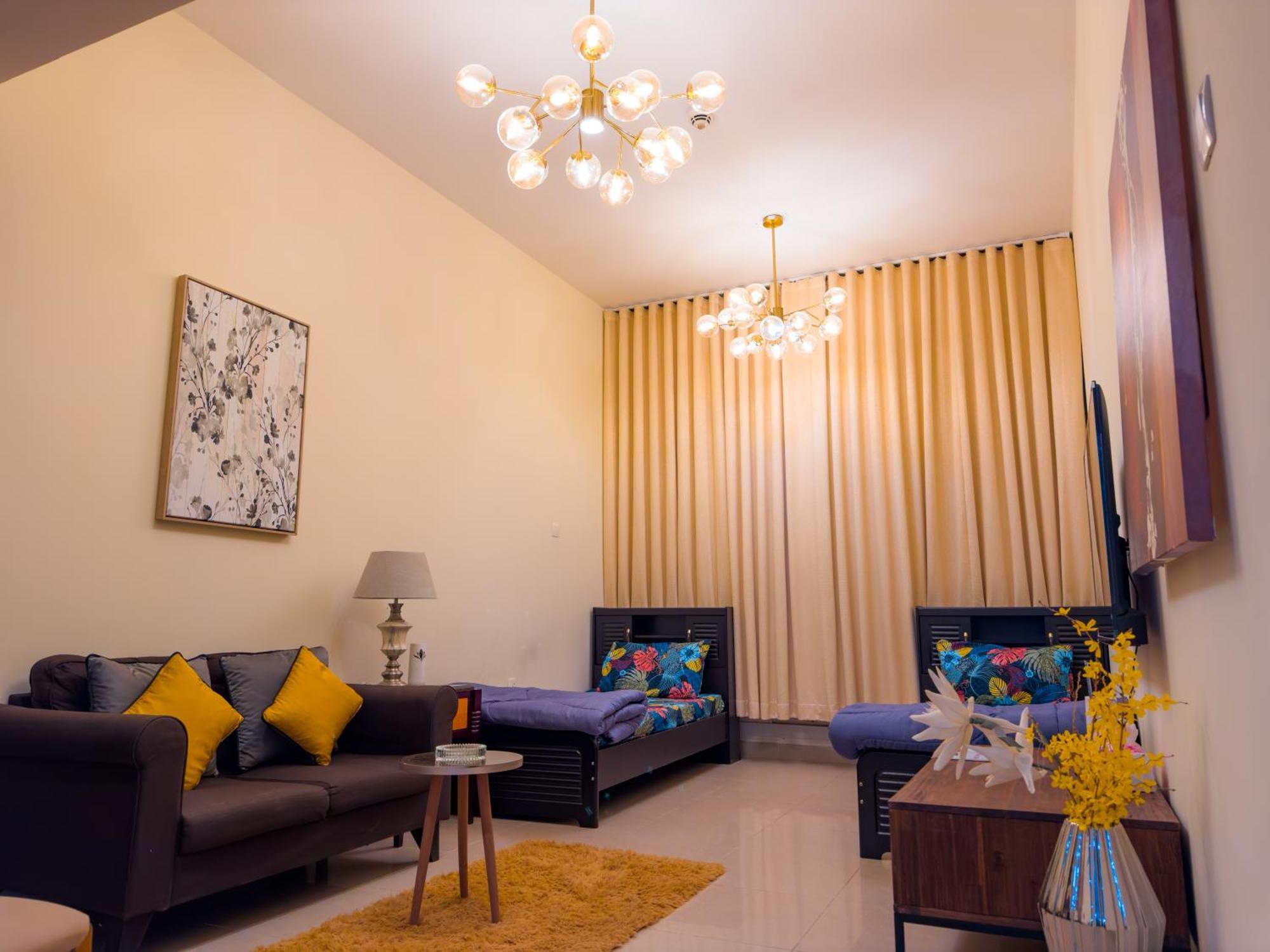 Super Deluxe 1 Bhk 2 Bath In With Pool & Gym Apartment