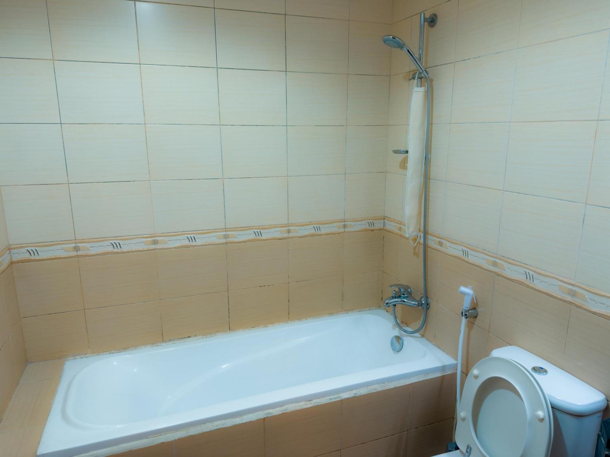 Super Deluxe 1 Bhk 2 Bath In With Pool & Gym Apartment *