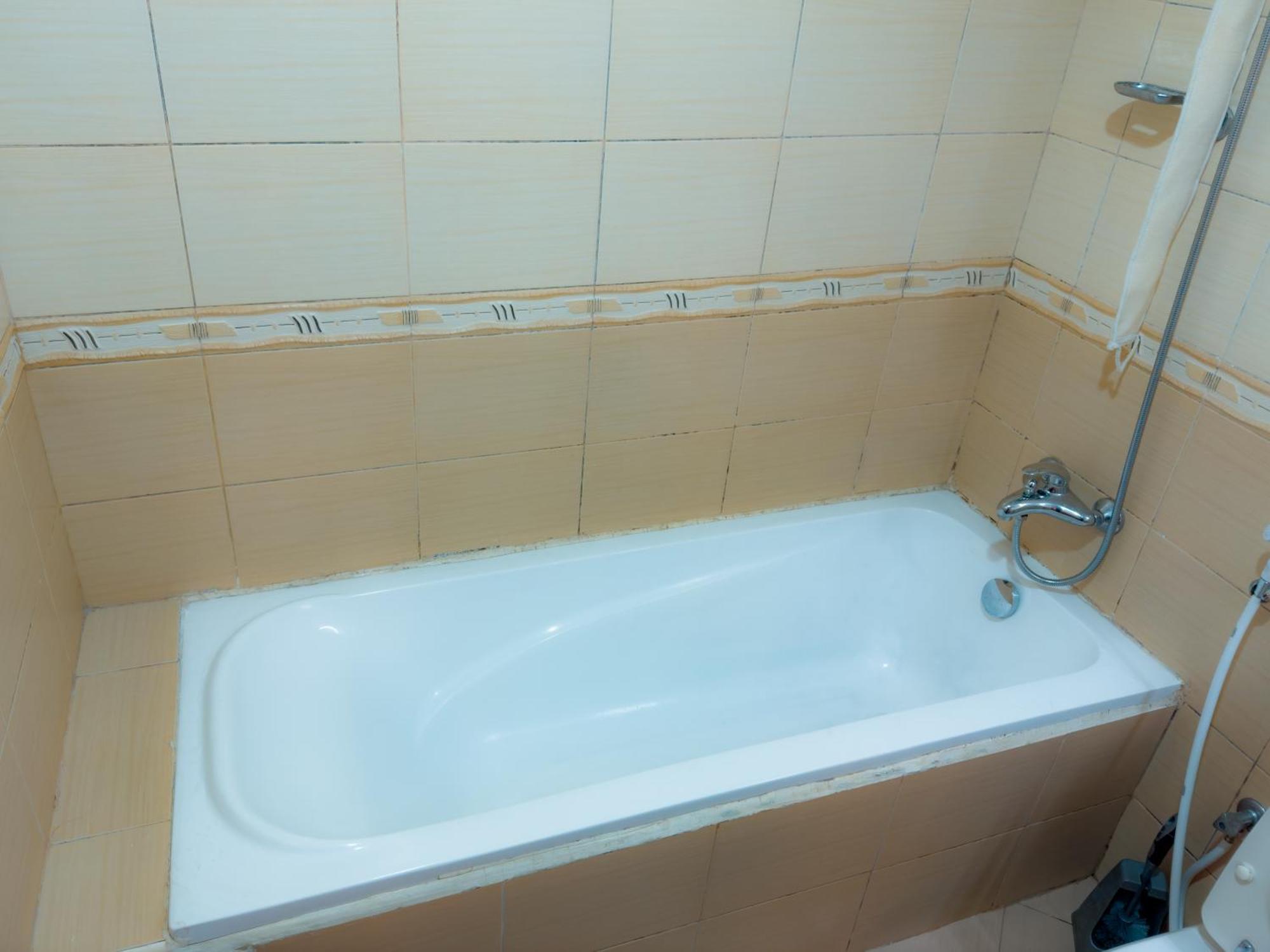 Super Deluxe 1 Bhk 2 Bath In With Pool & Gym *