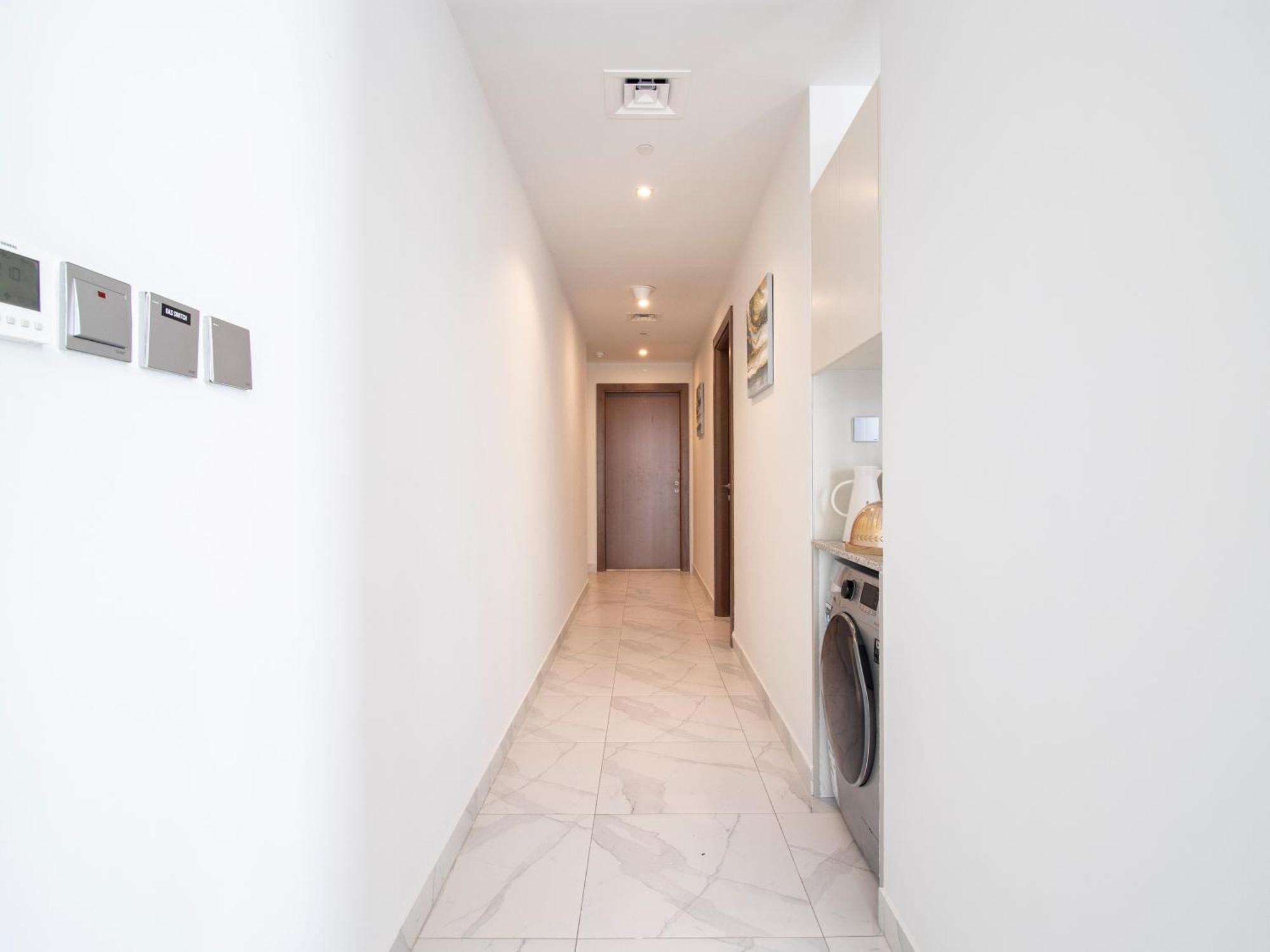 Elegant 2br Ensuite With Canal & Burj Khalifa View * Dubai
