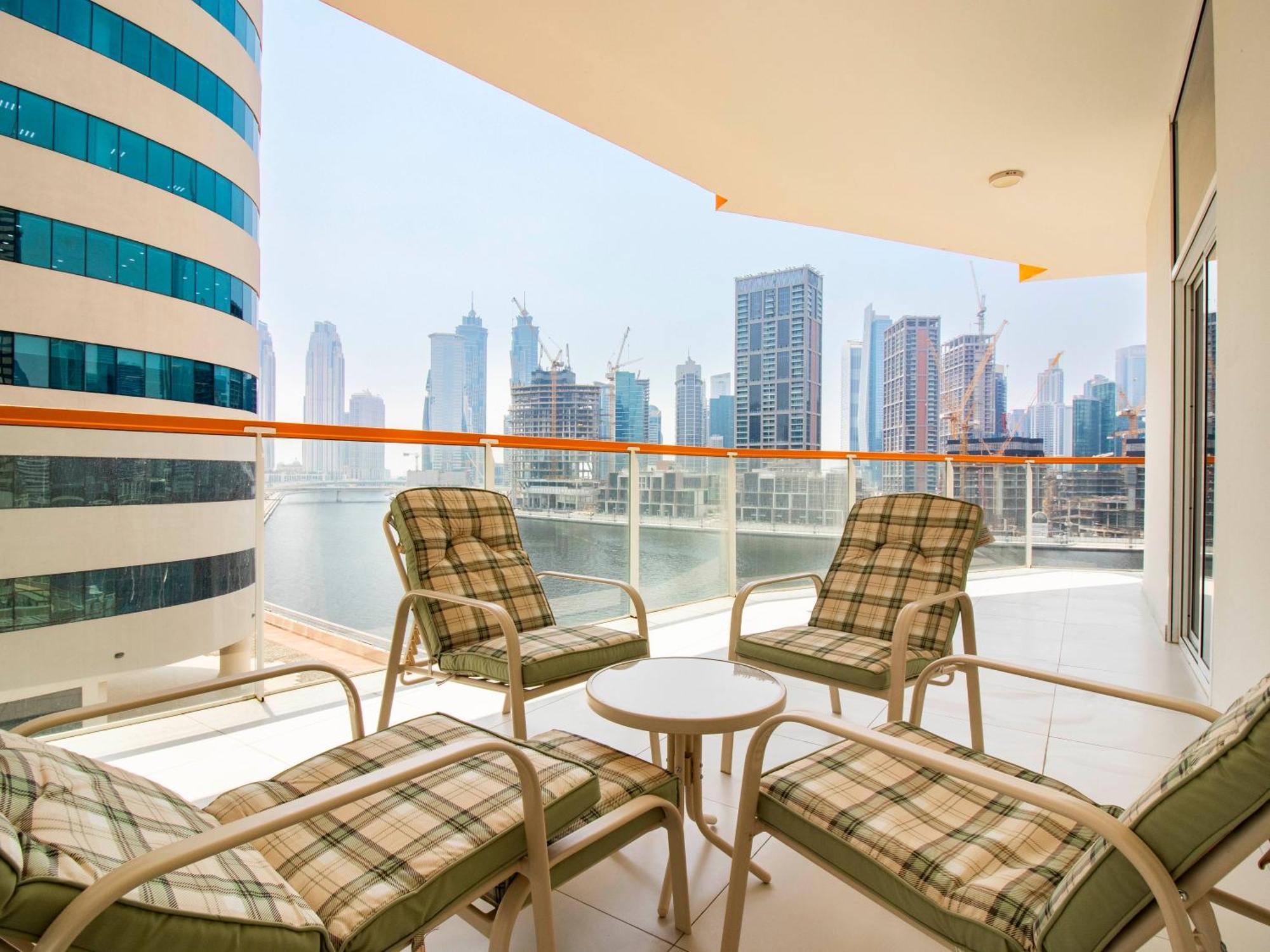 Apartment Elegant 2br Ensuite With Canal & Burj Khalifa View
