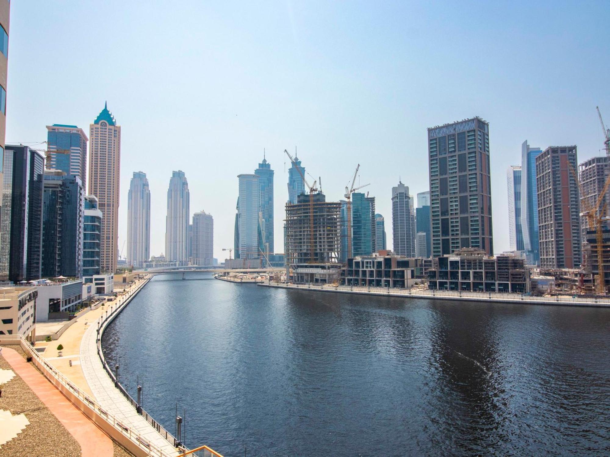 Elegant 2br Ensuite With Canal & Burj Khalifa View
