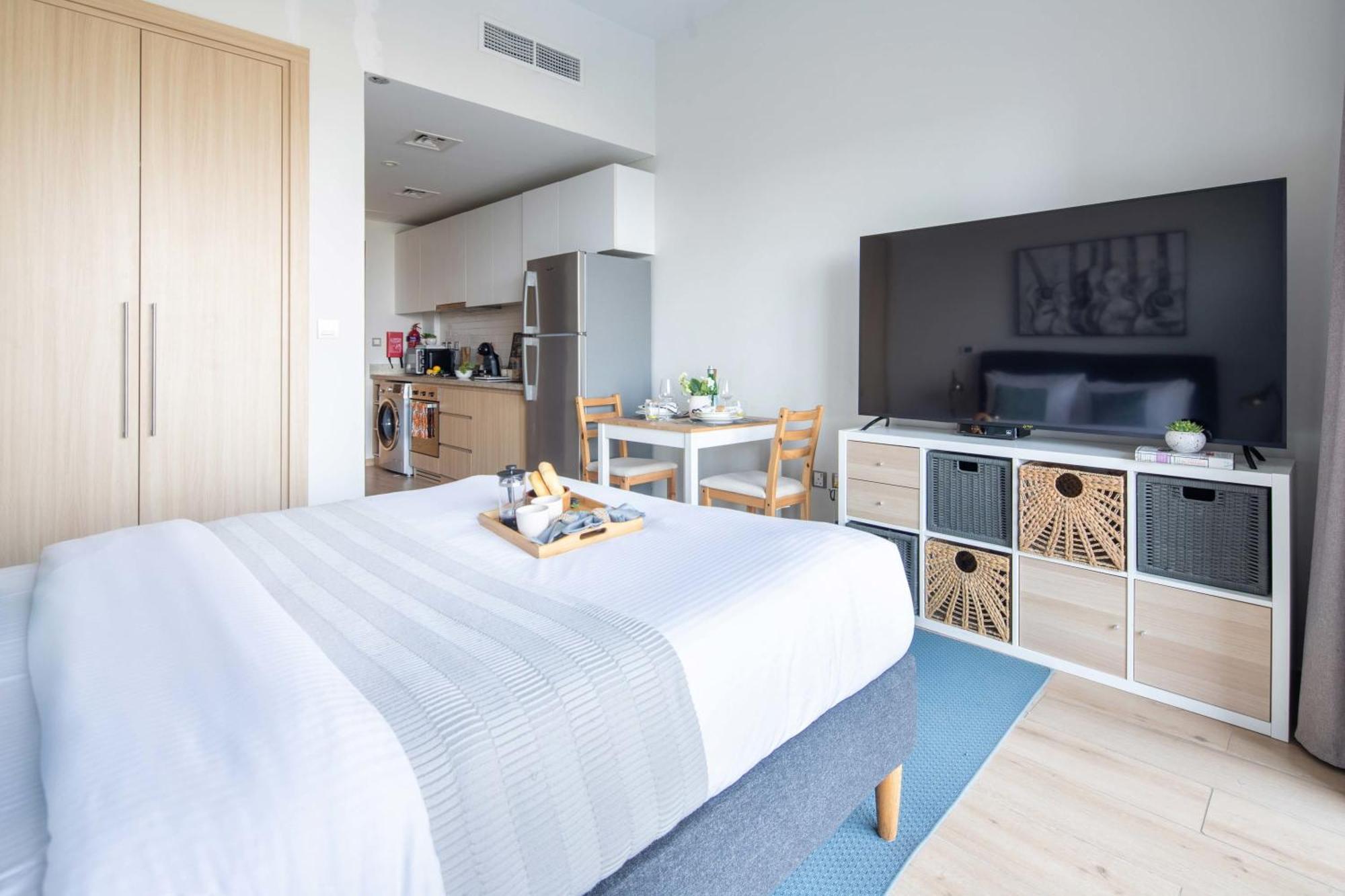 Apartment Frank Porter - Azizi Aura Dubai