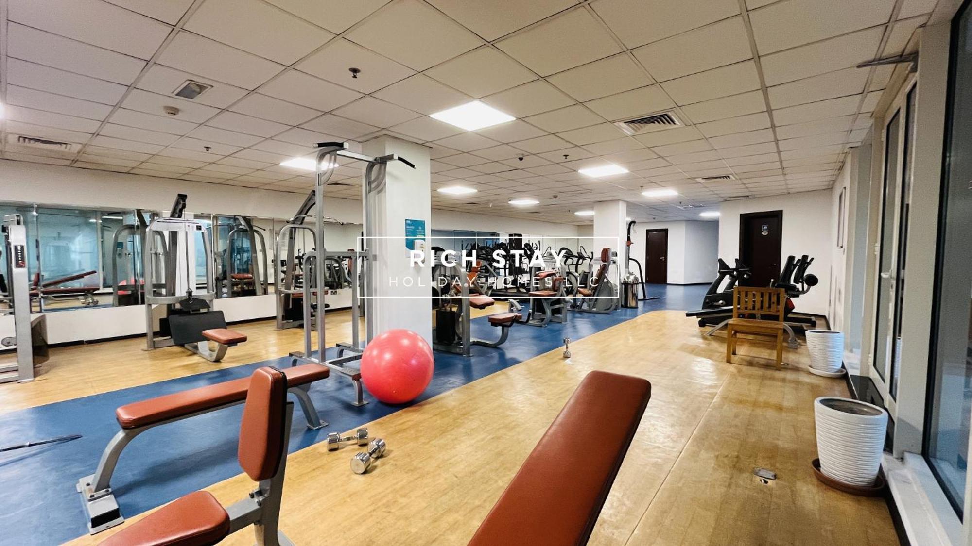 Canal View 2br & Maid In Kg Tower, Marina