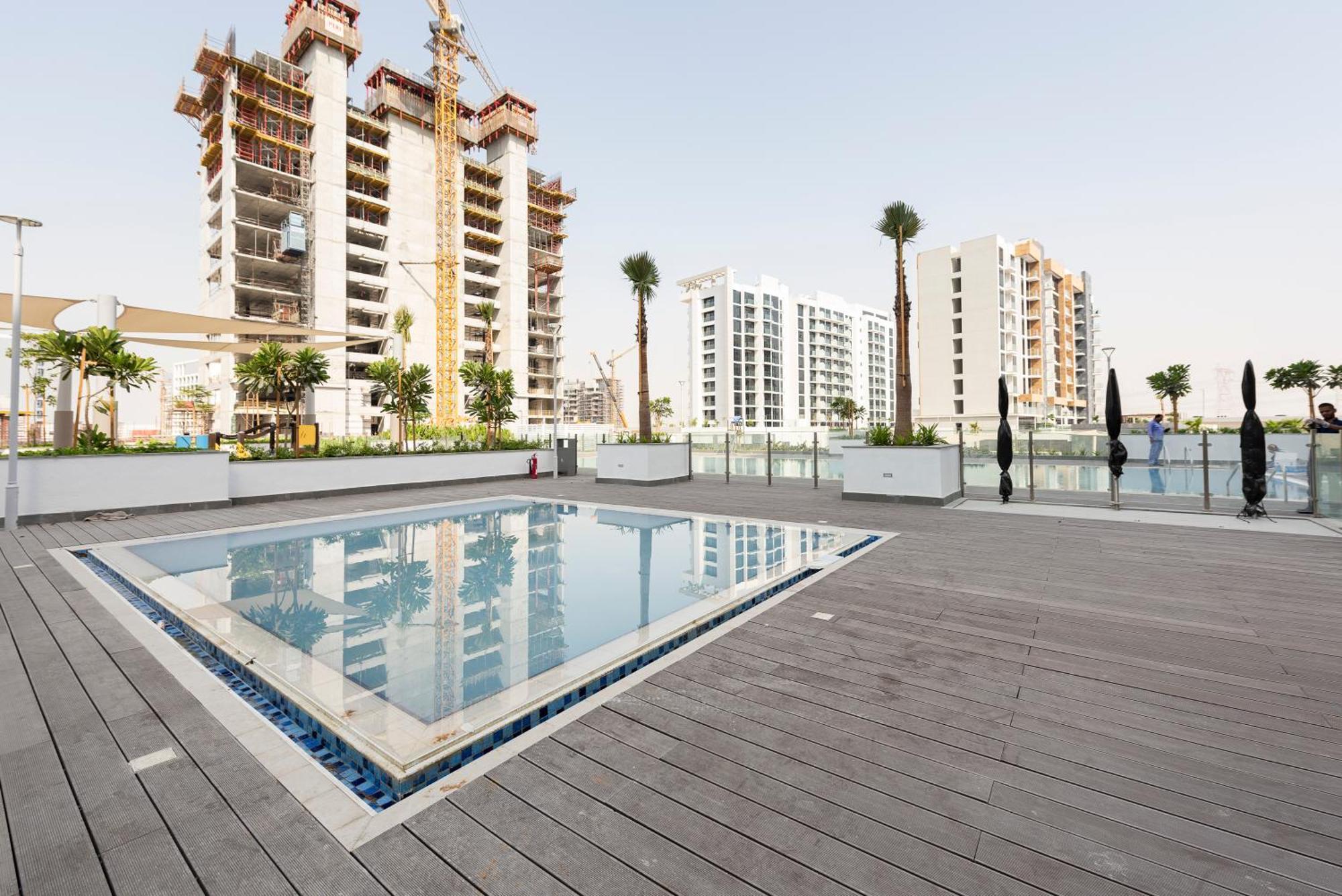 Elegant By Skylight At Azizi Riviera 41 Apartment *