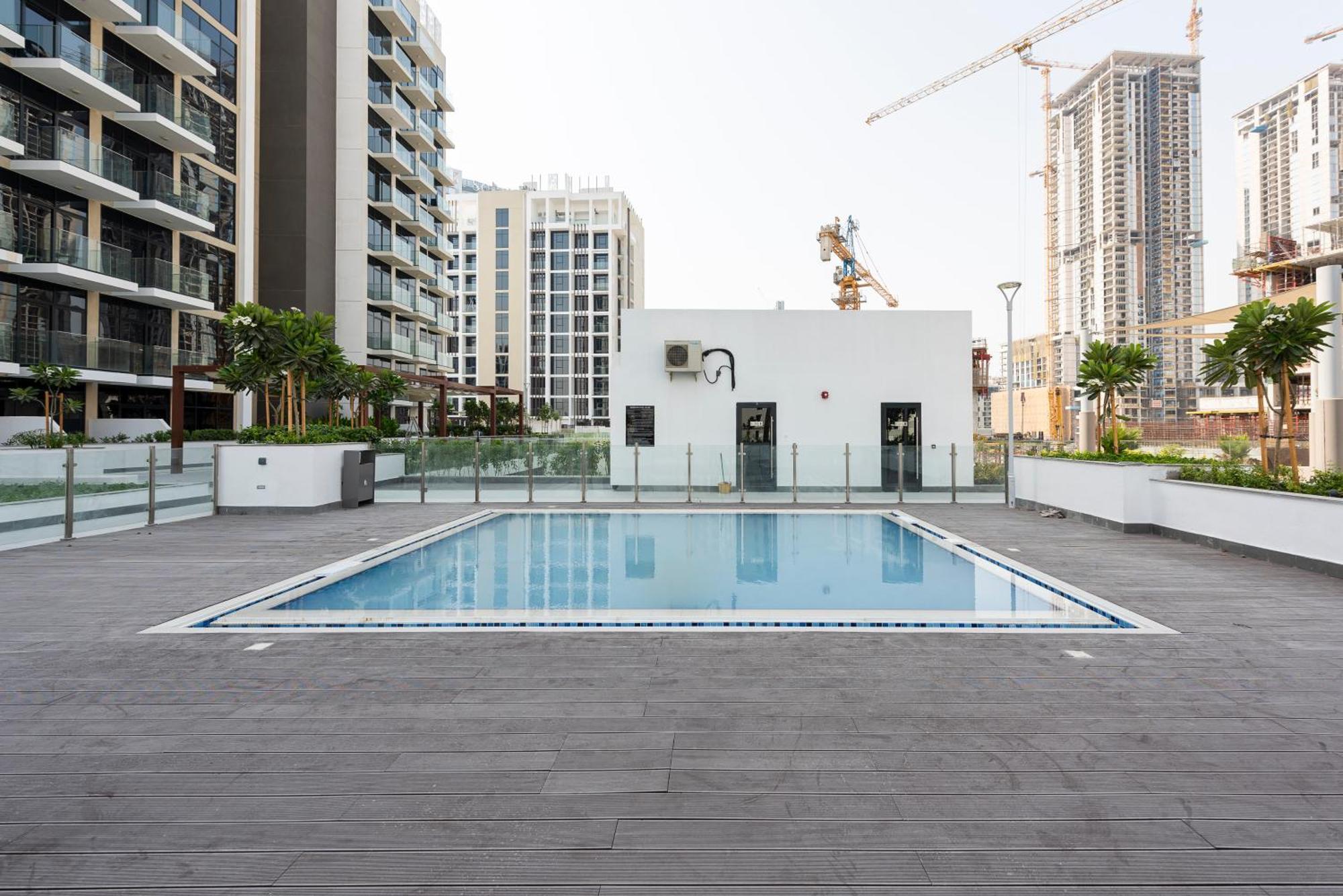 Elegant By Skylight At Azizi Riviera 41 Apartment