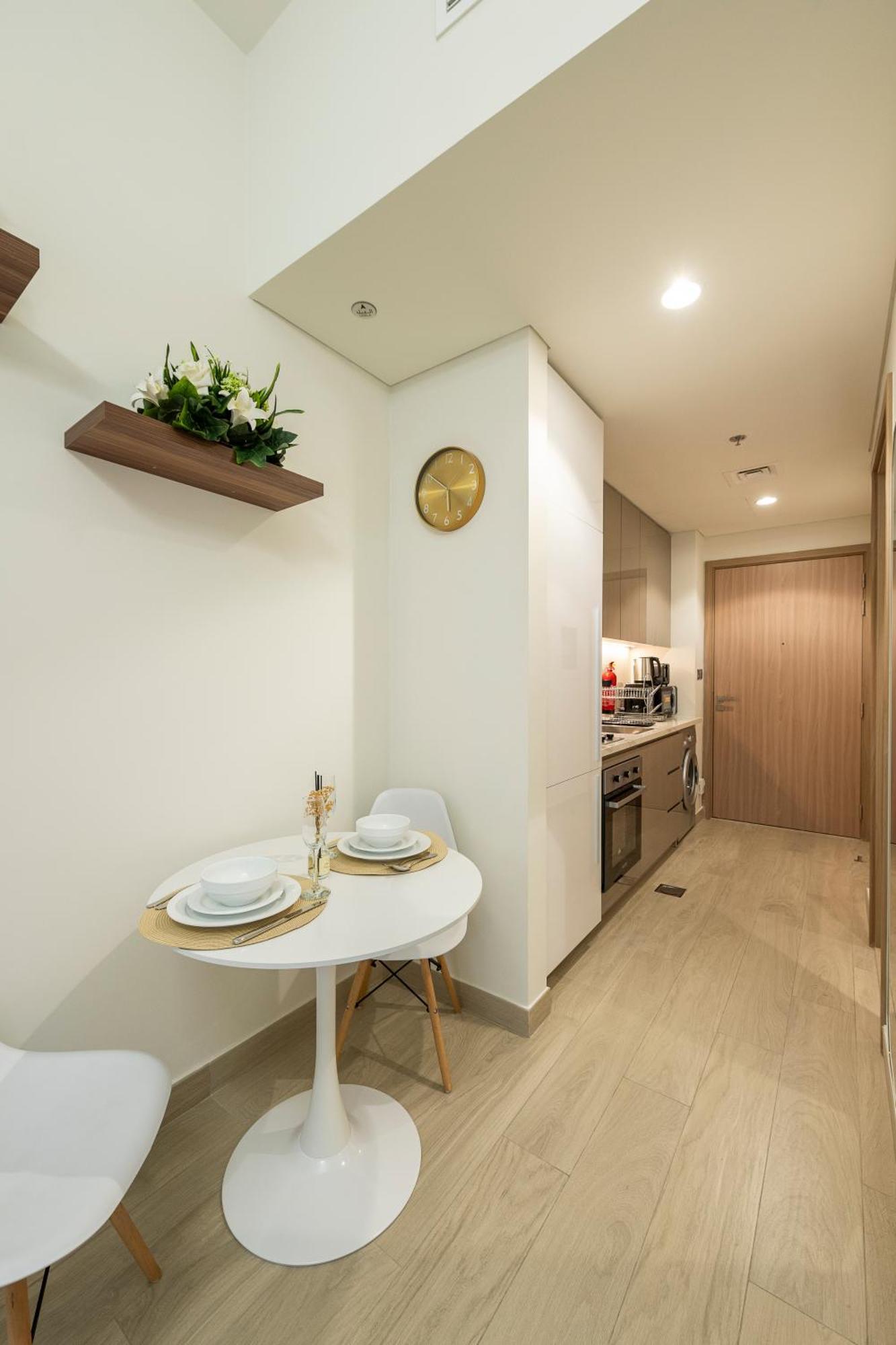 Apartment Elegant By Skylight At Azizi Riviera 41