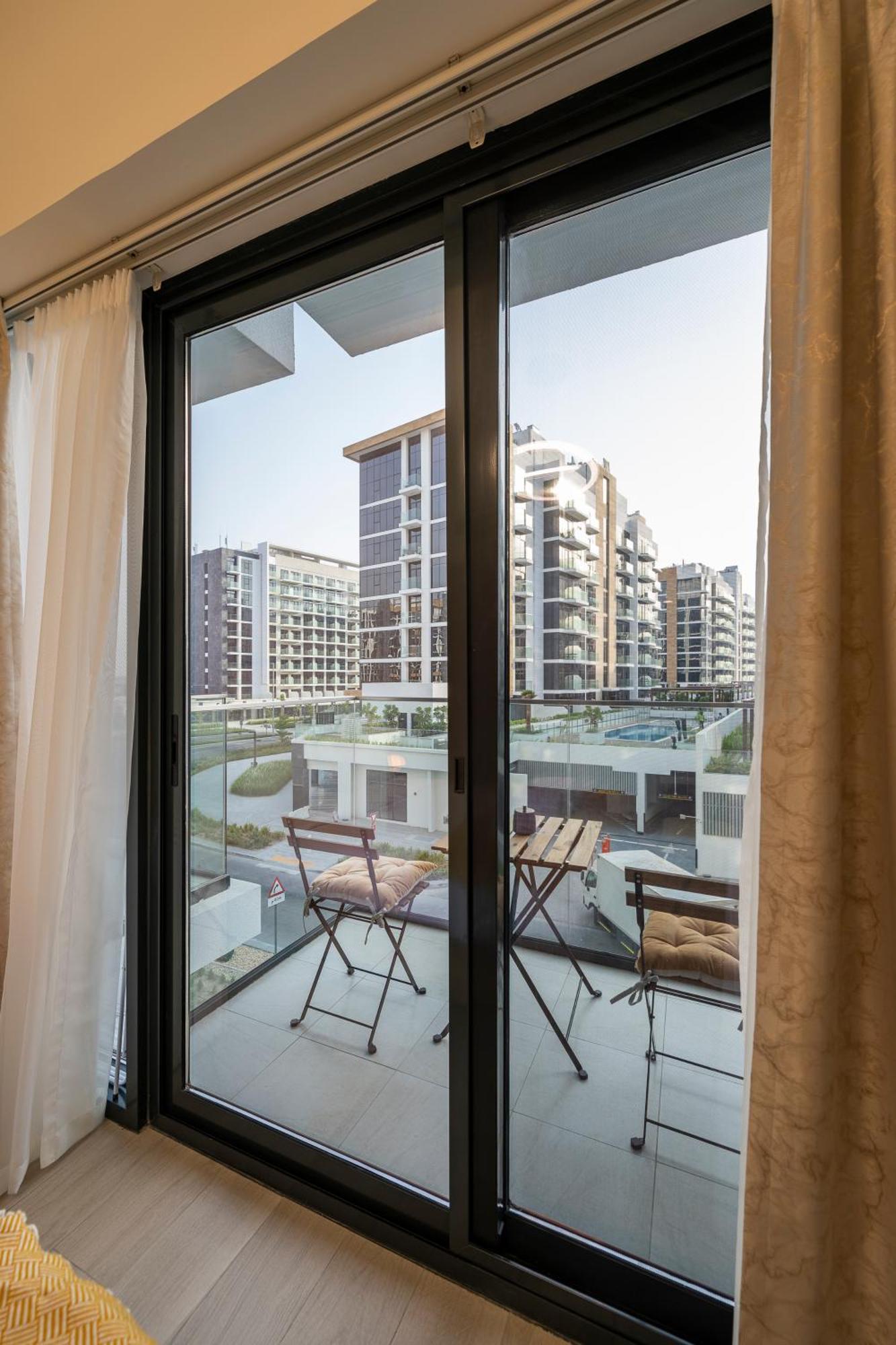 Apartment Elegant By Skylight At Azizi Riviera 41 *
