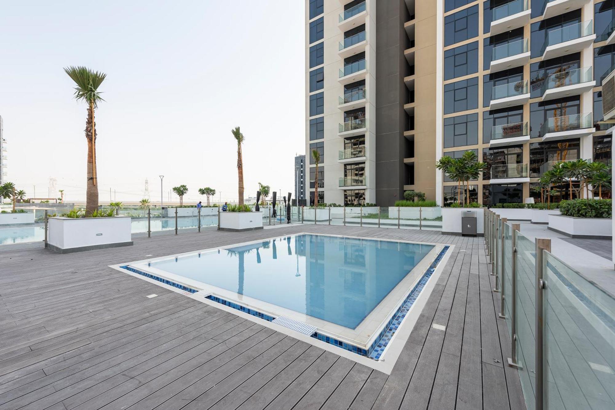 Elegant By Skylight At Azizi Riviera 41 *