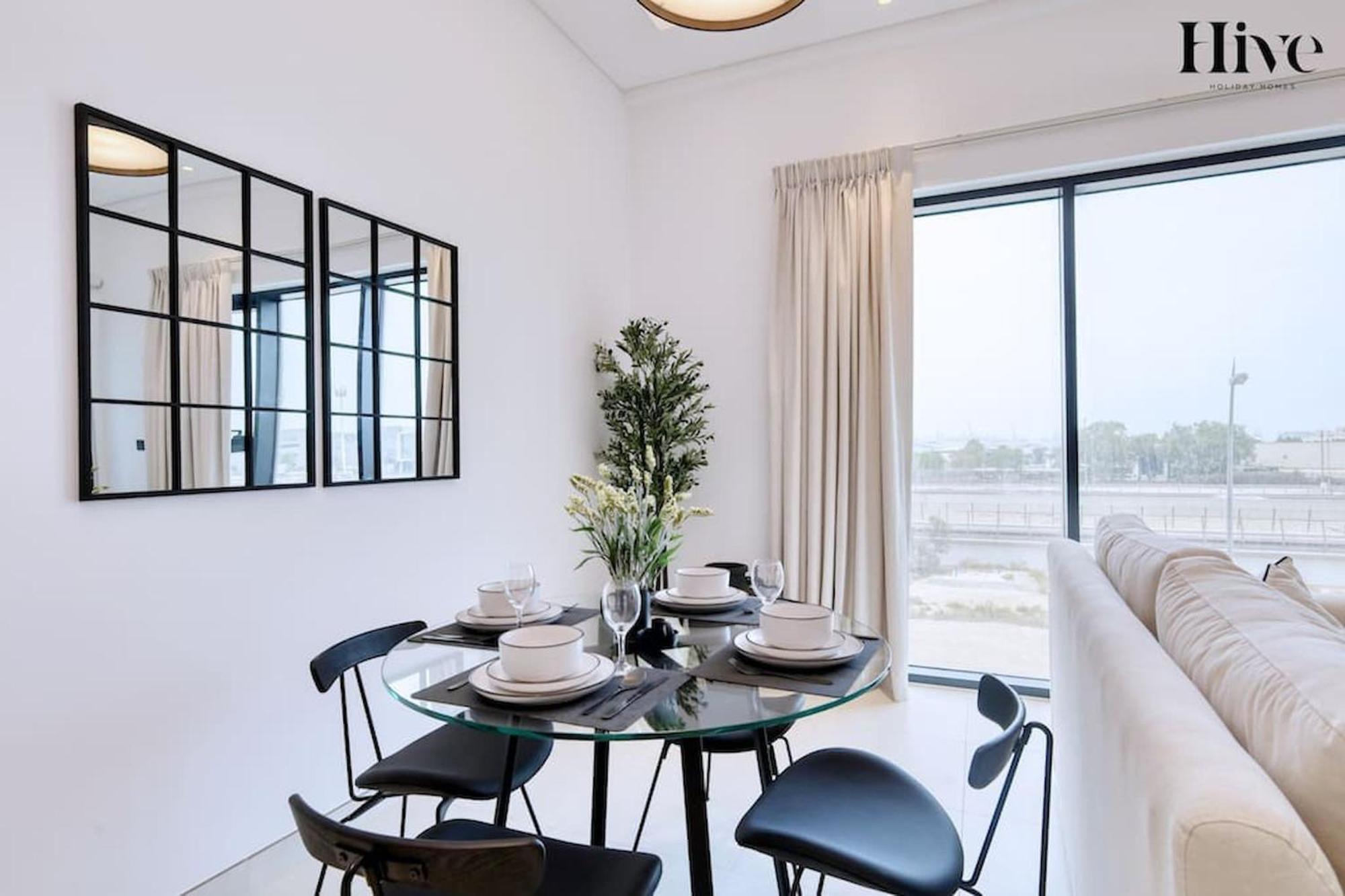 7 By Aurora 101 Apartment