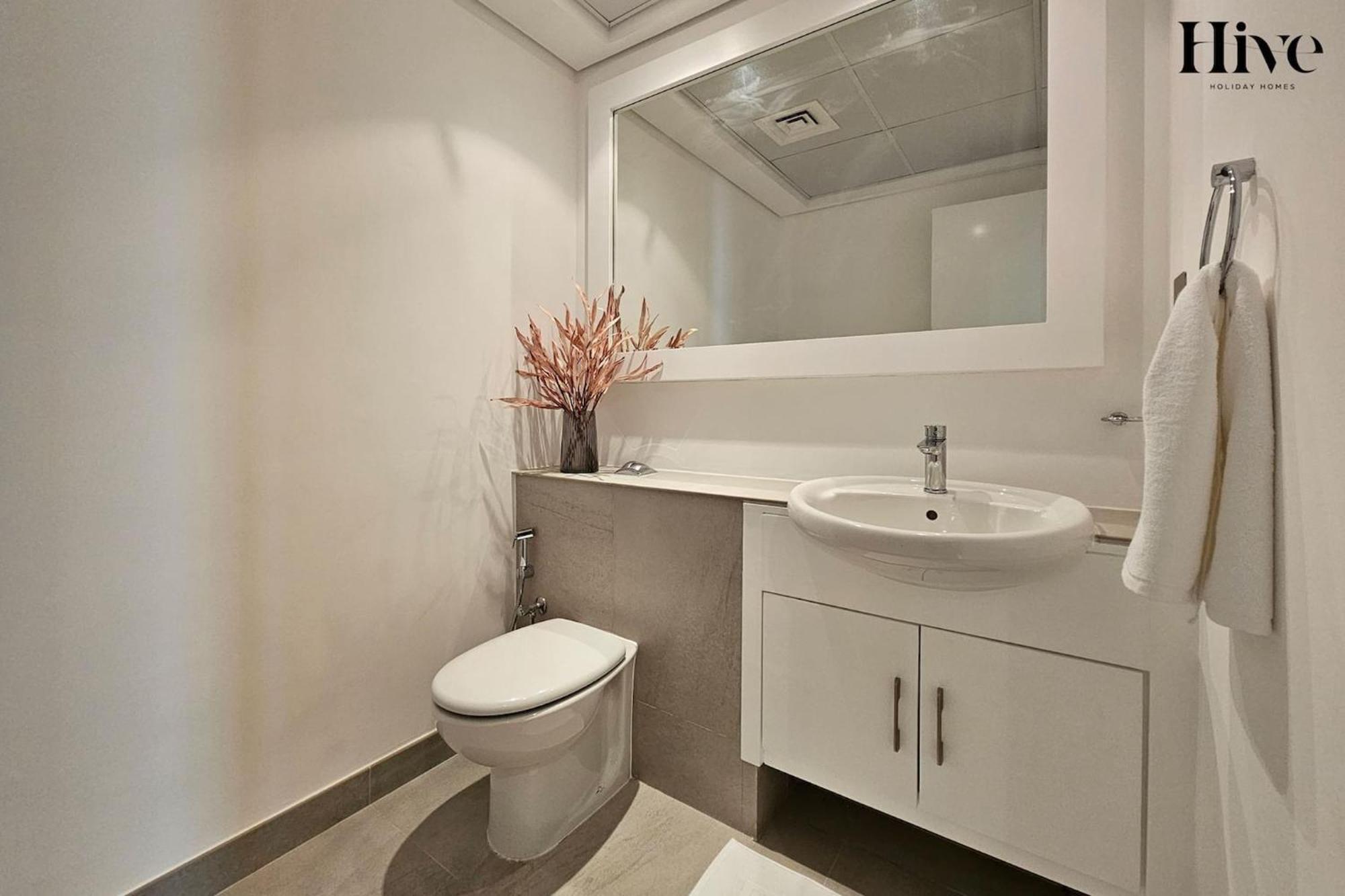 Luxury 3 Bedroom With Golf Course Views *