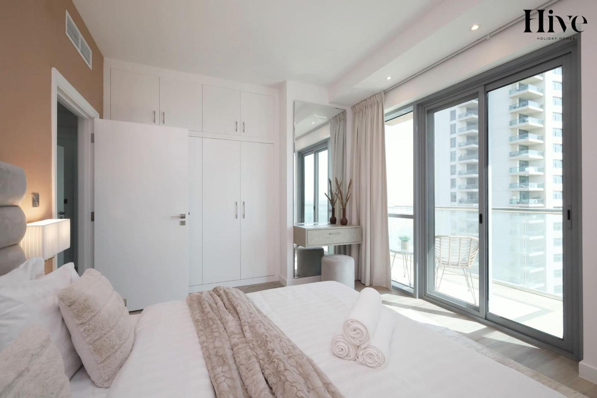Luxury 3 Bedroom With Golf Course Views Apartment *
