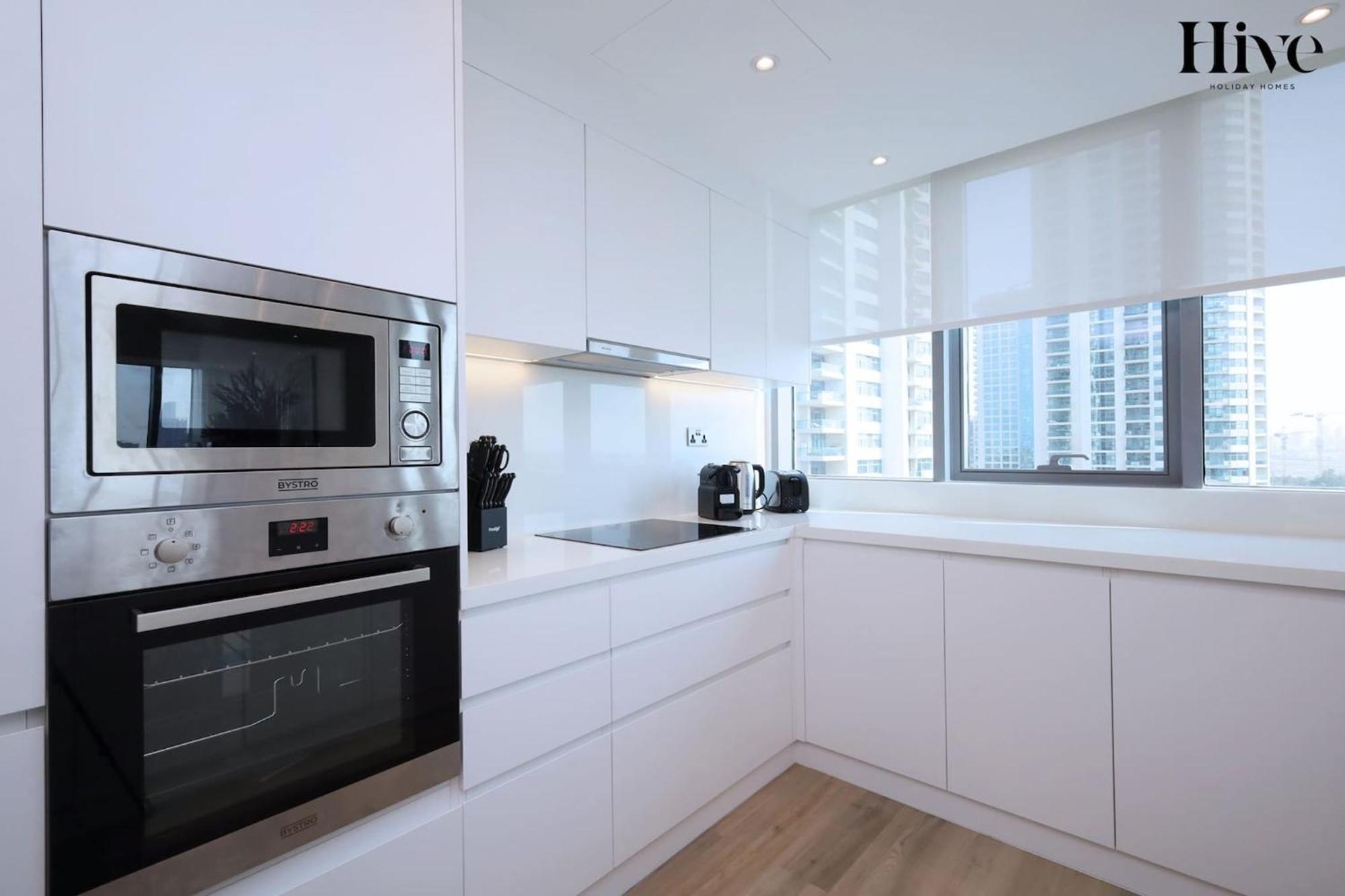 Luxury 3 Bedroom With Golf Course Views *