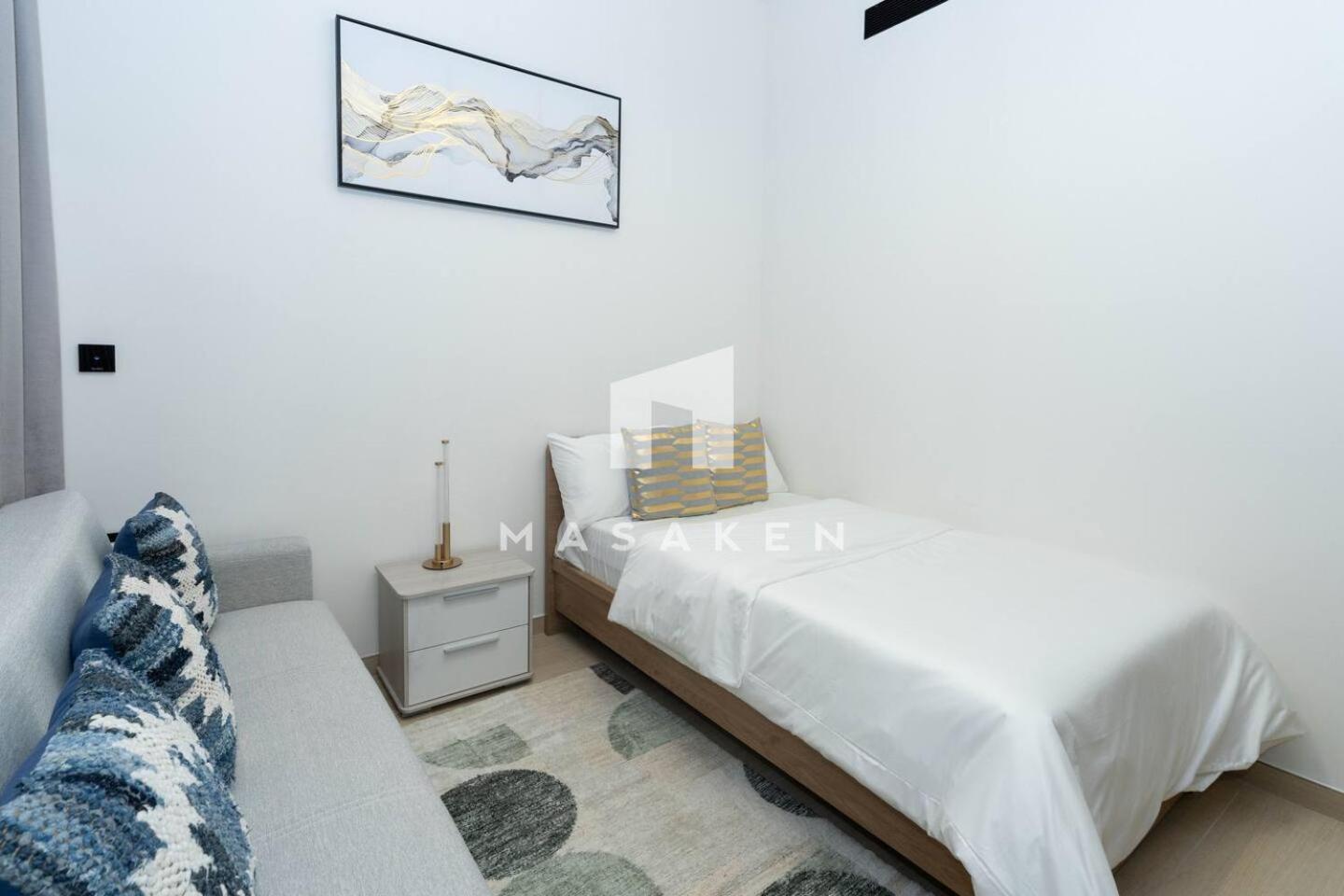Spacious 2 Bedroom With Big Balcony In Jvc Apartment *