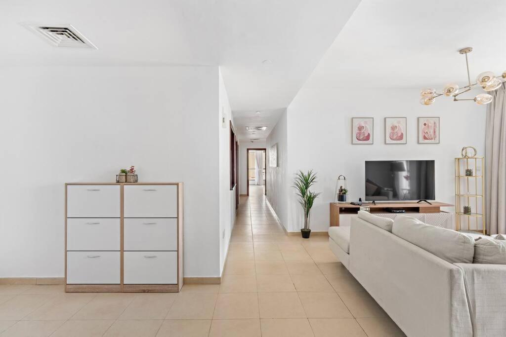 Stonetree - Access - 3br With Maids- 15th Floor Dubai