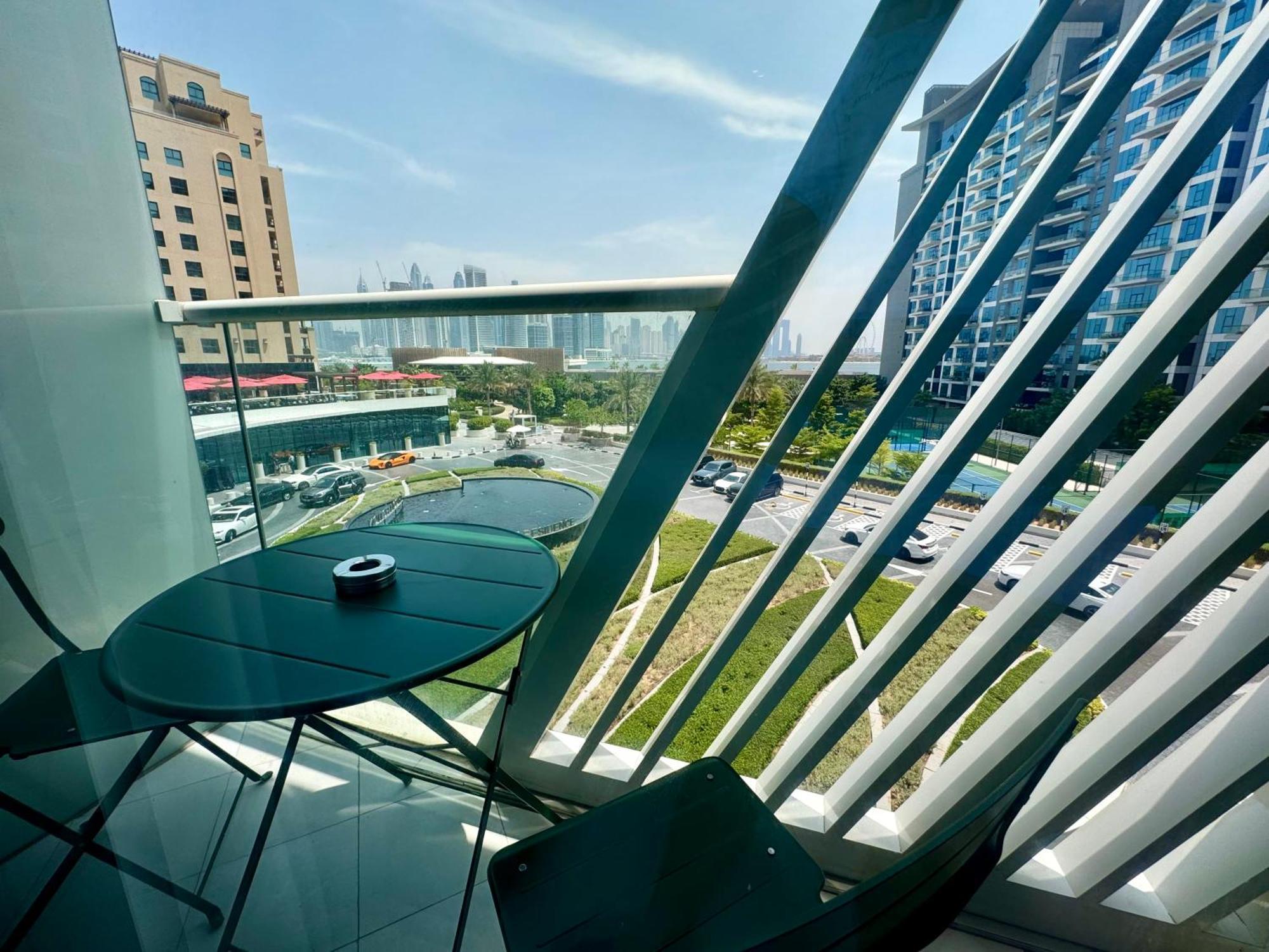 Hospitality Expert 7 Palm - Pool Bar Dubai