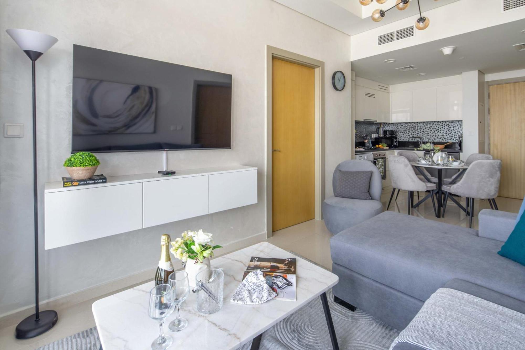 Frank Porter - Aykon Tower C Apartment Dubai