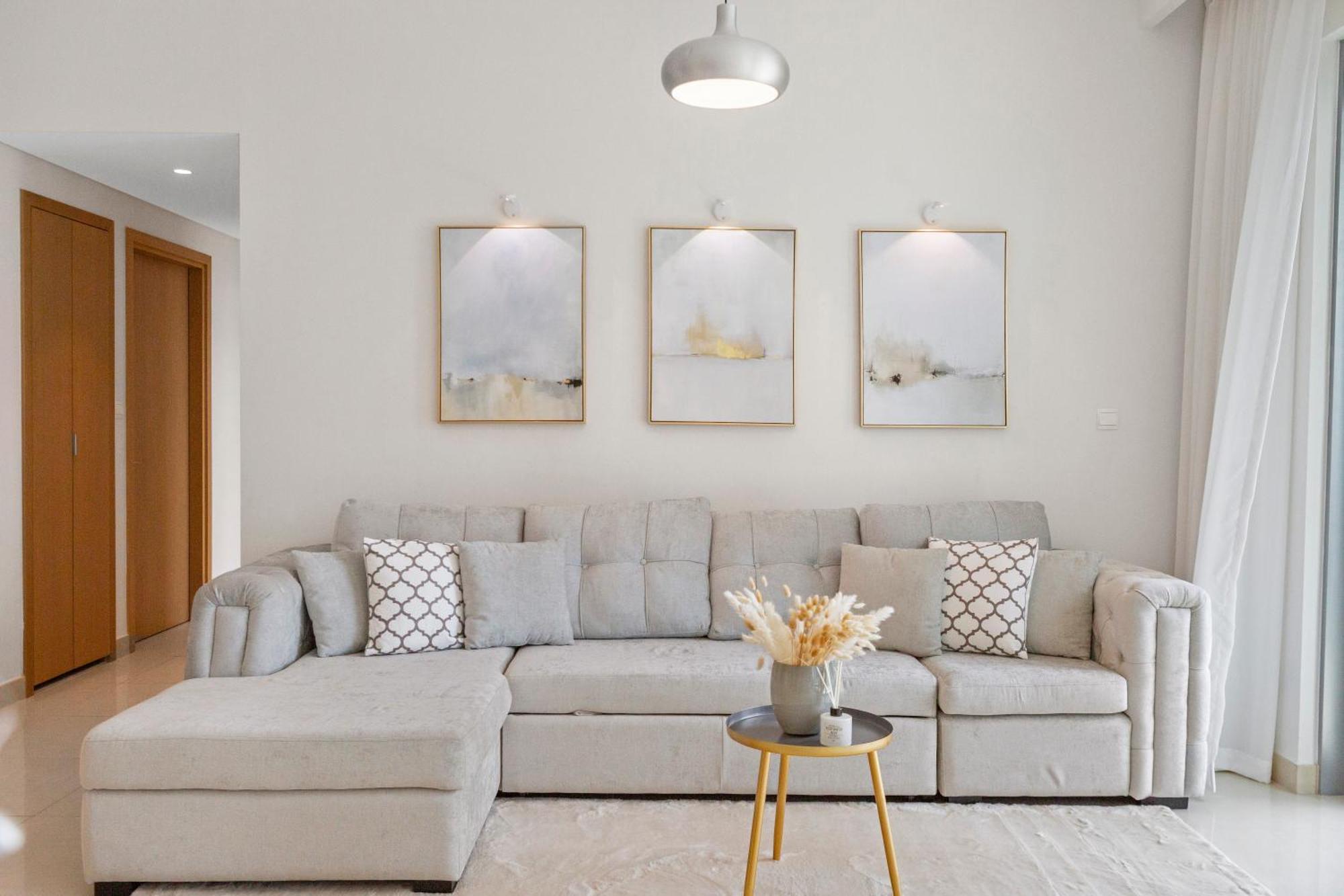 Luxurious Living 3 Bedroom At Harbour Views Apartment Dubai